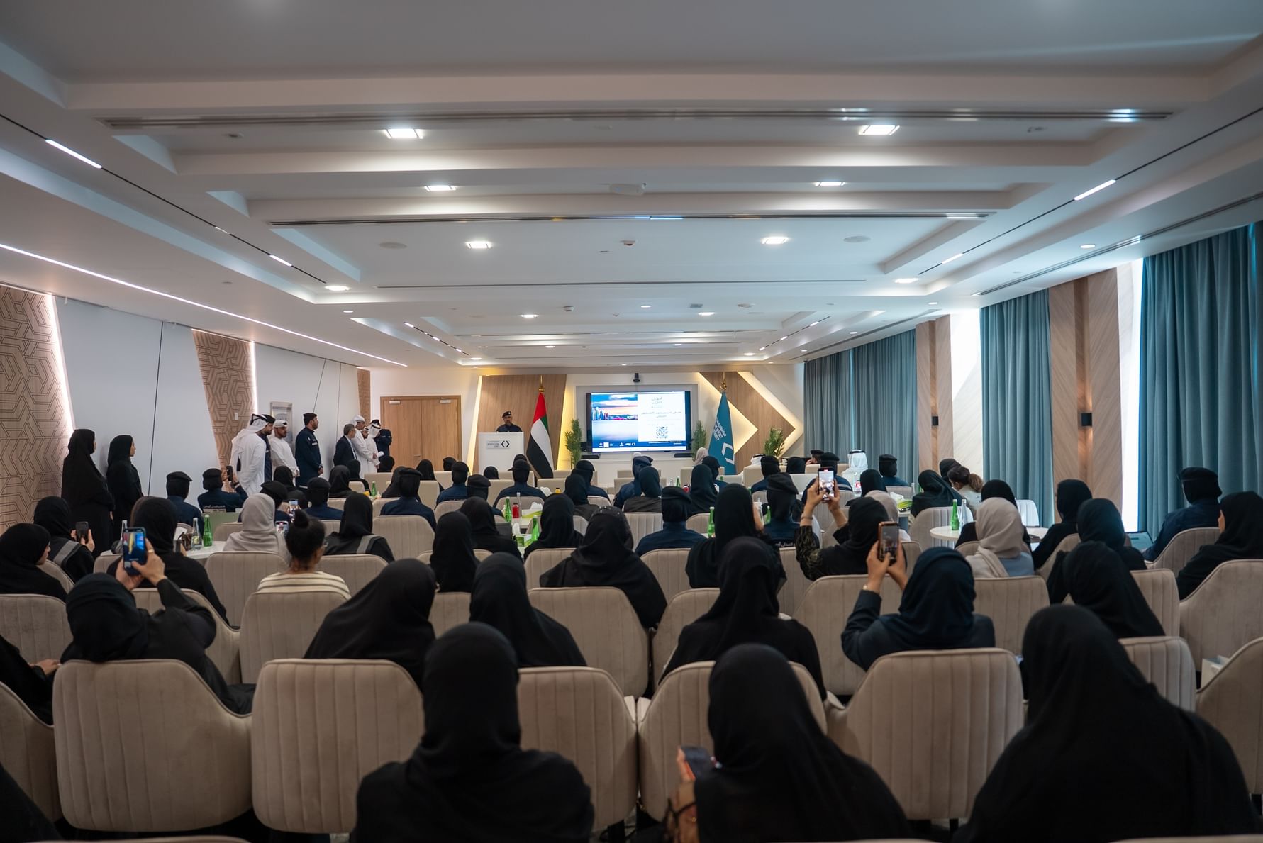 هيئة أبوظبي للدفاع المدني و«جمعية واجب التطوعية» تنظمان ملتقى المستجيب المجتمعي النسائي