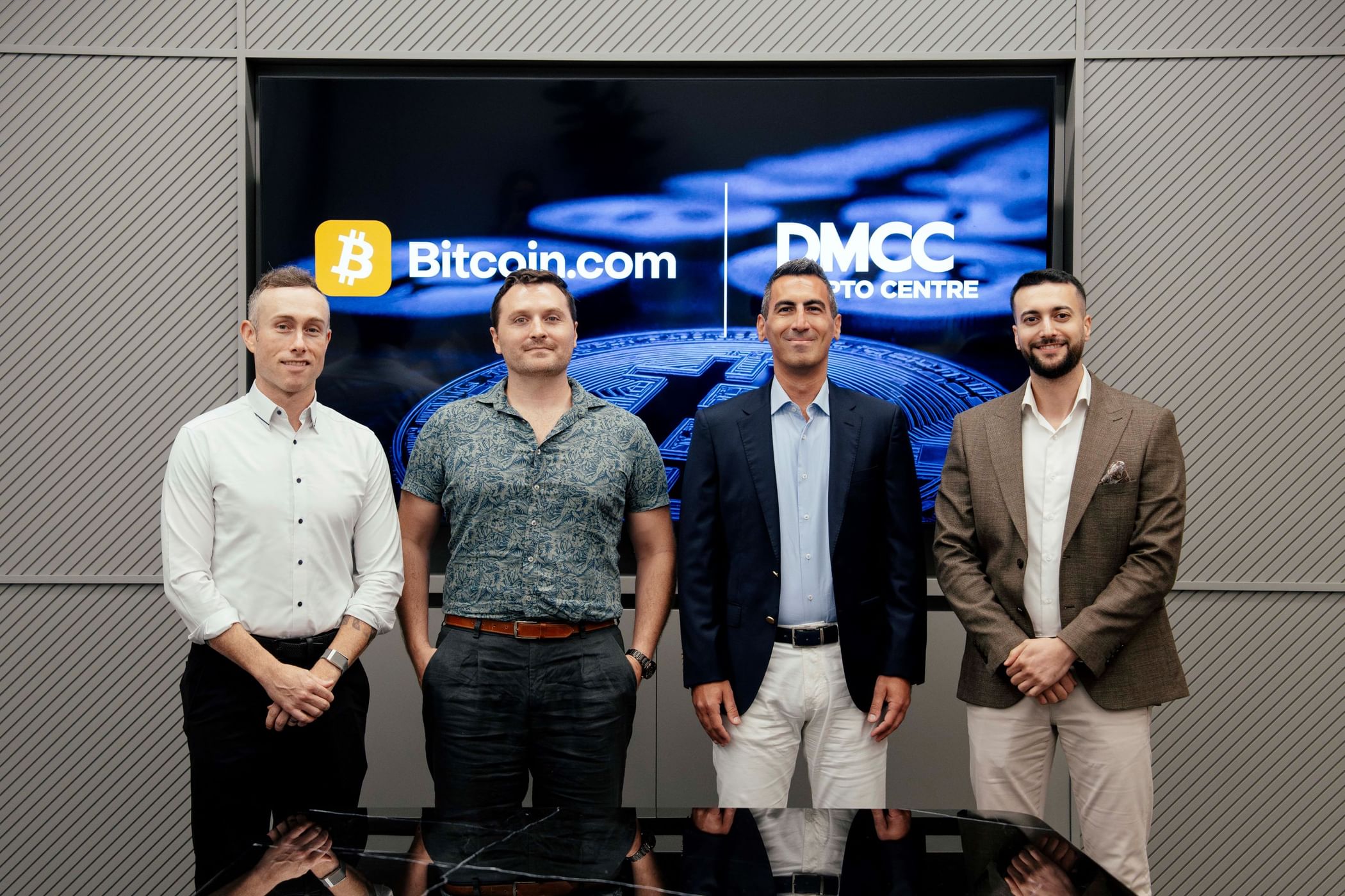 "دبي للسلع المتعددة" يعلن انضمام Bitcoin.com إلى "مركز كريبتو"