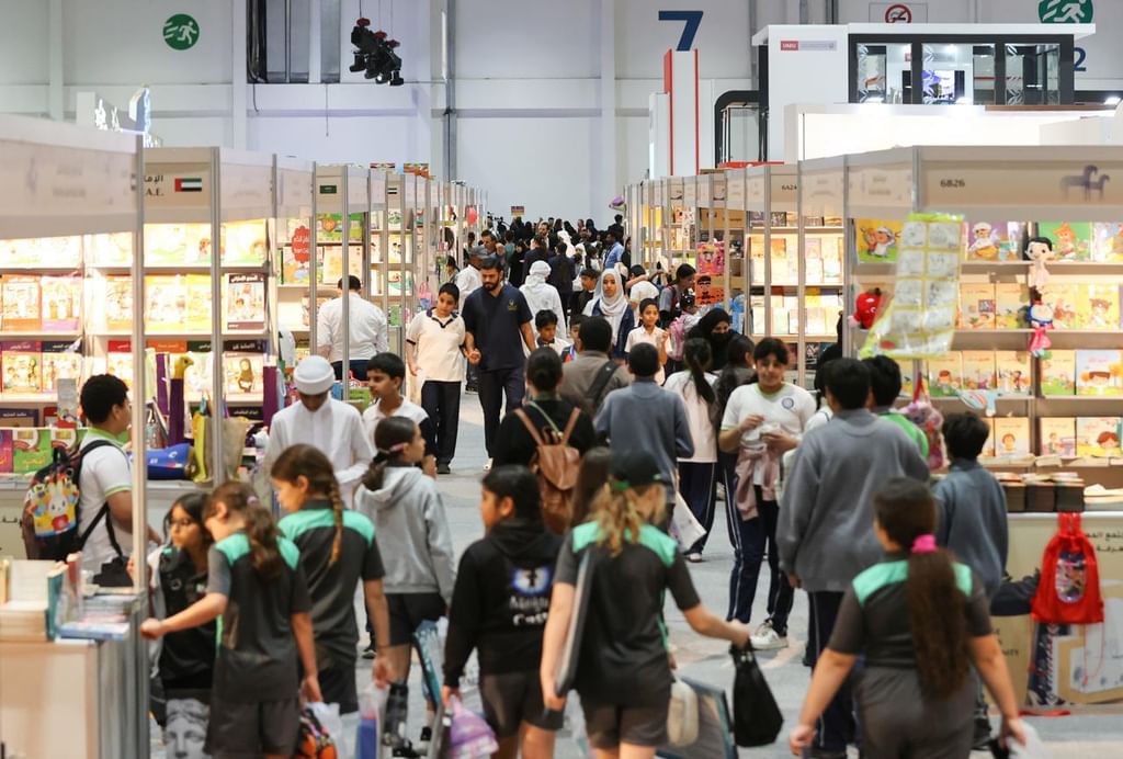 "أبوظبي للكتاب" يطلق مبادرة "على درب العلم"