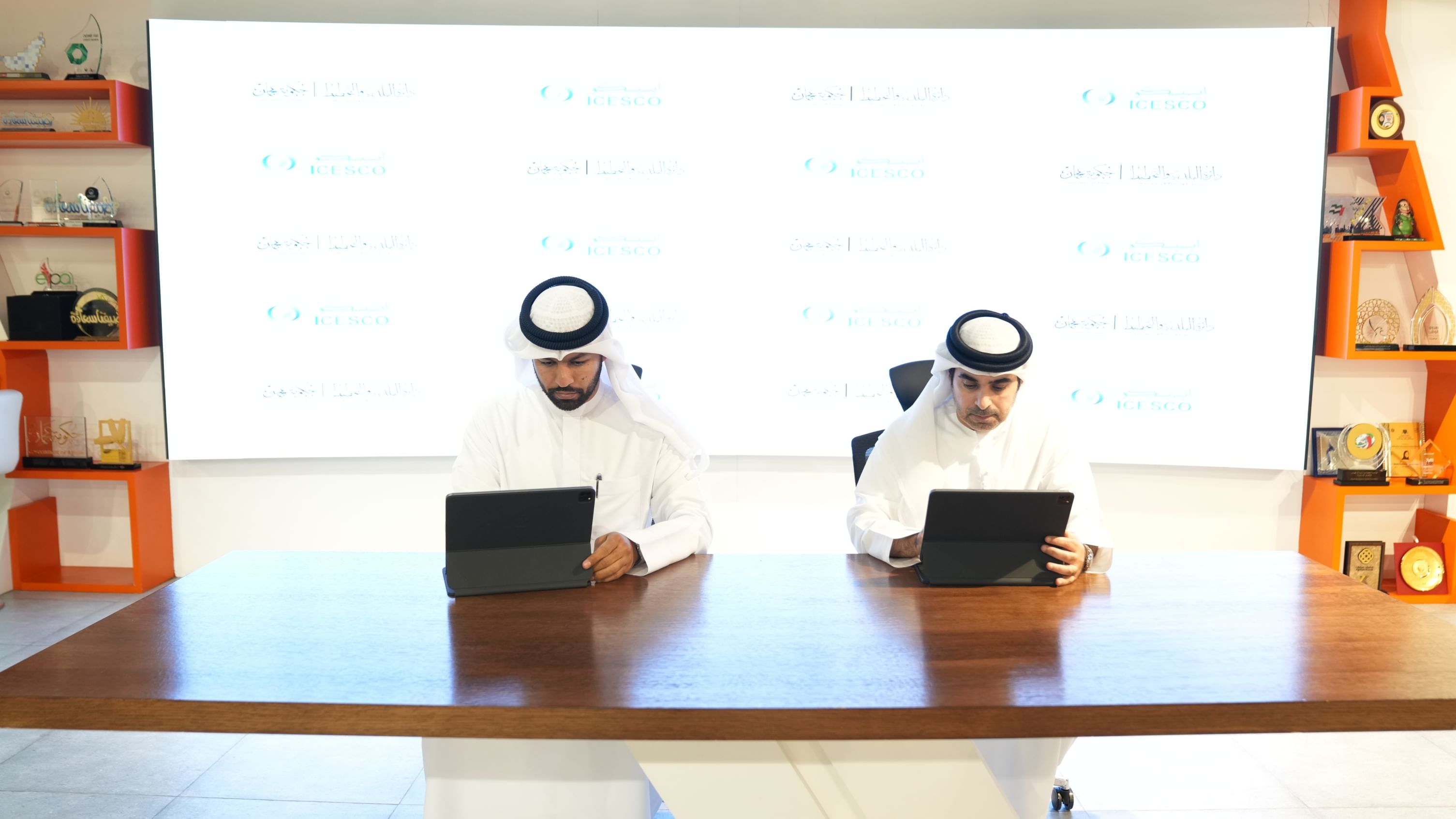 بلدية عجمان ومنظمة الإيسيسكو يعززان جهودهما التنموية