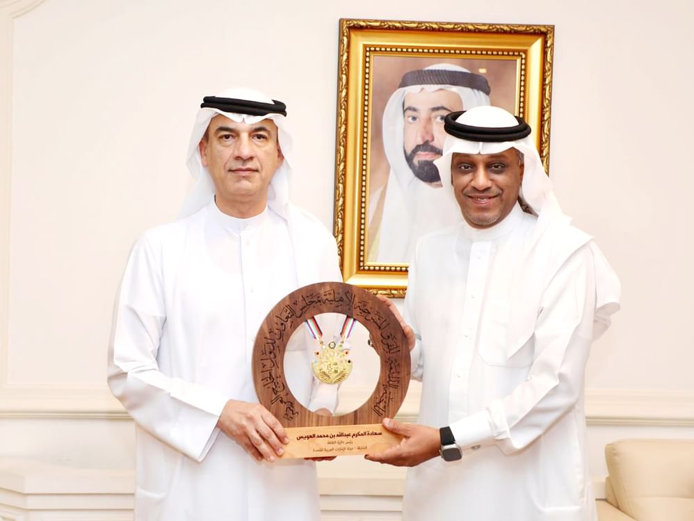 اللجنة الدائمة للفرق المسرحية الخليجية تكرم عبدالله العويس وأحمد بورحيمة