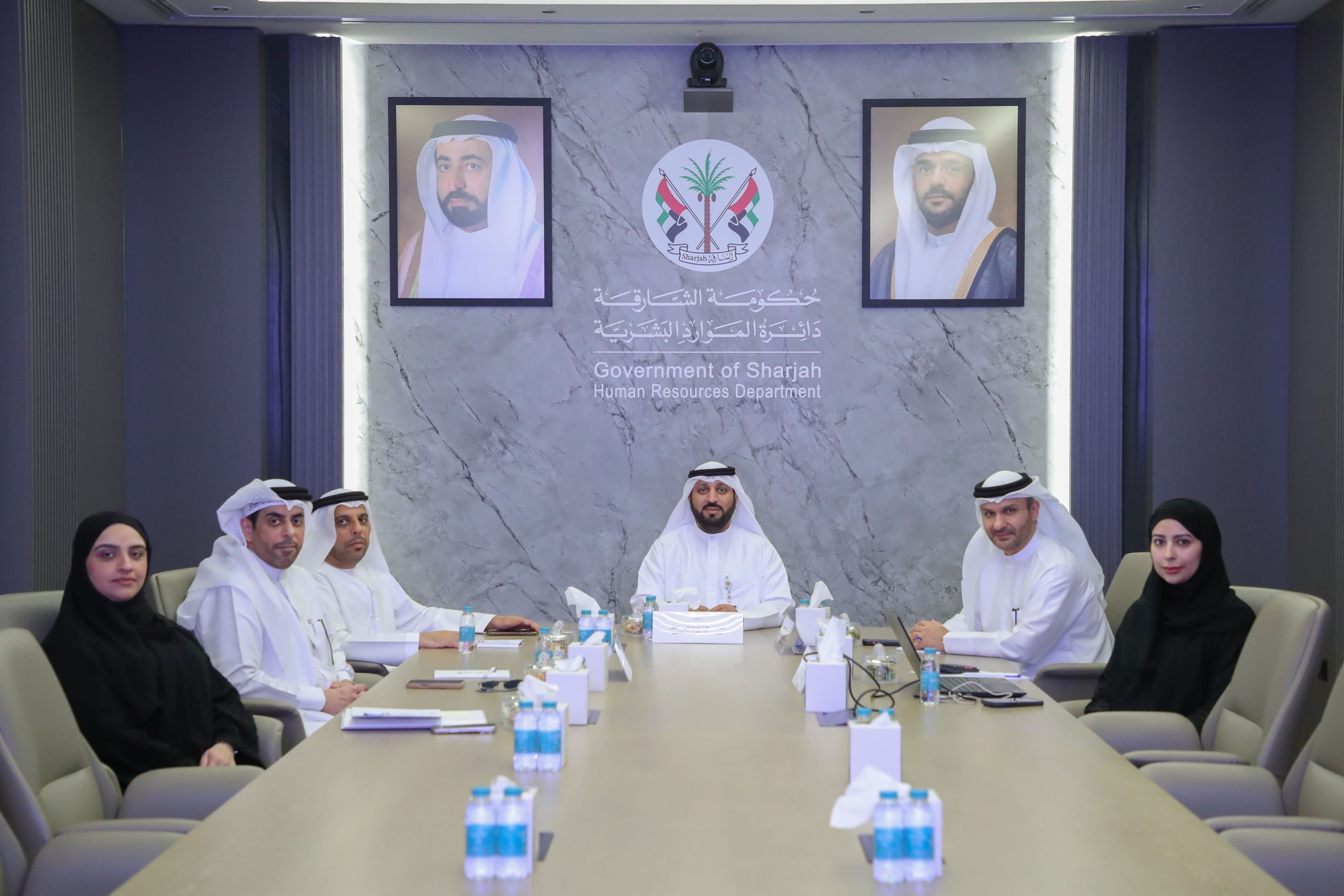 لجنة المنح التكميلية لمتقاعدي الشارقة تبحث تطوير آليات الدعم وتعزيز استدامته