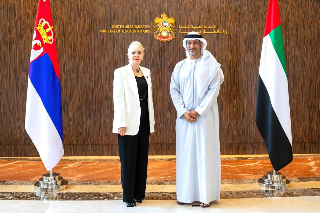 سعيد الهاجري يجتمع مع وزيرة التجارة الداخلية والخارجية الصربية ويبحثان توطيد العلاقات الاقتصادية