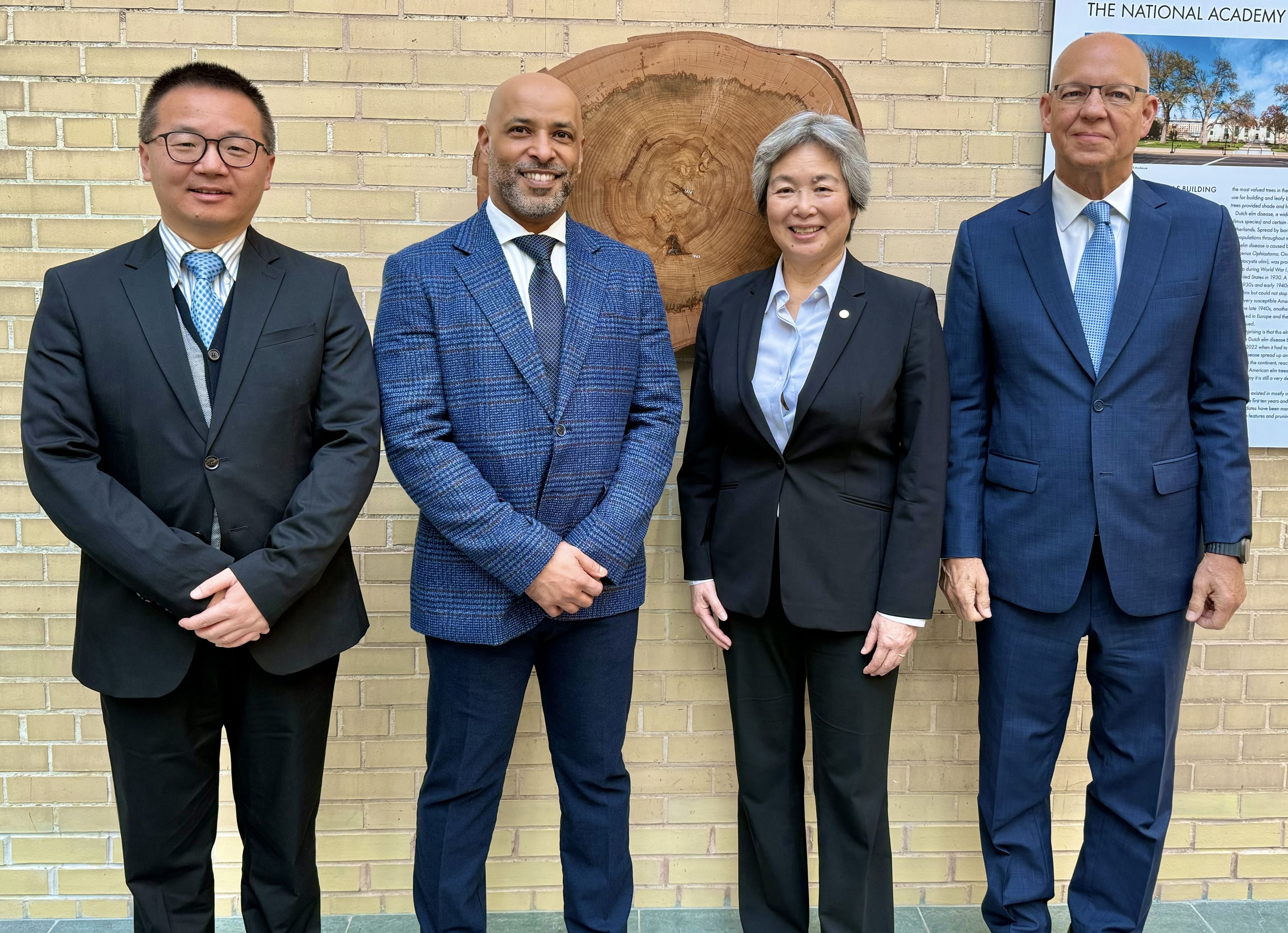 "جامعة خليفة" تبحث التعاون مع الأكاديمية الوطنية الأمريكية للهندسة