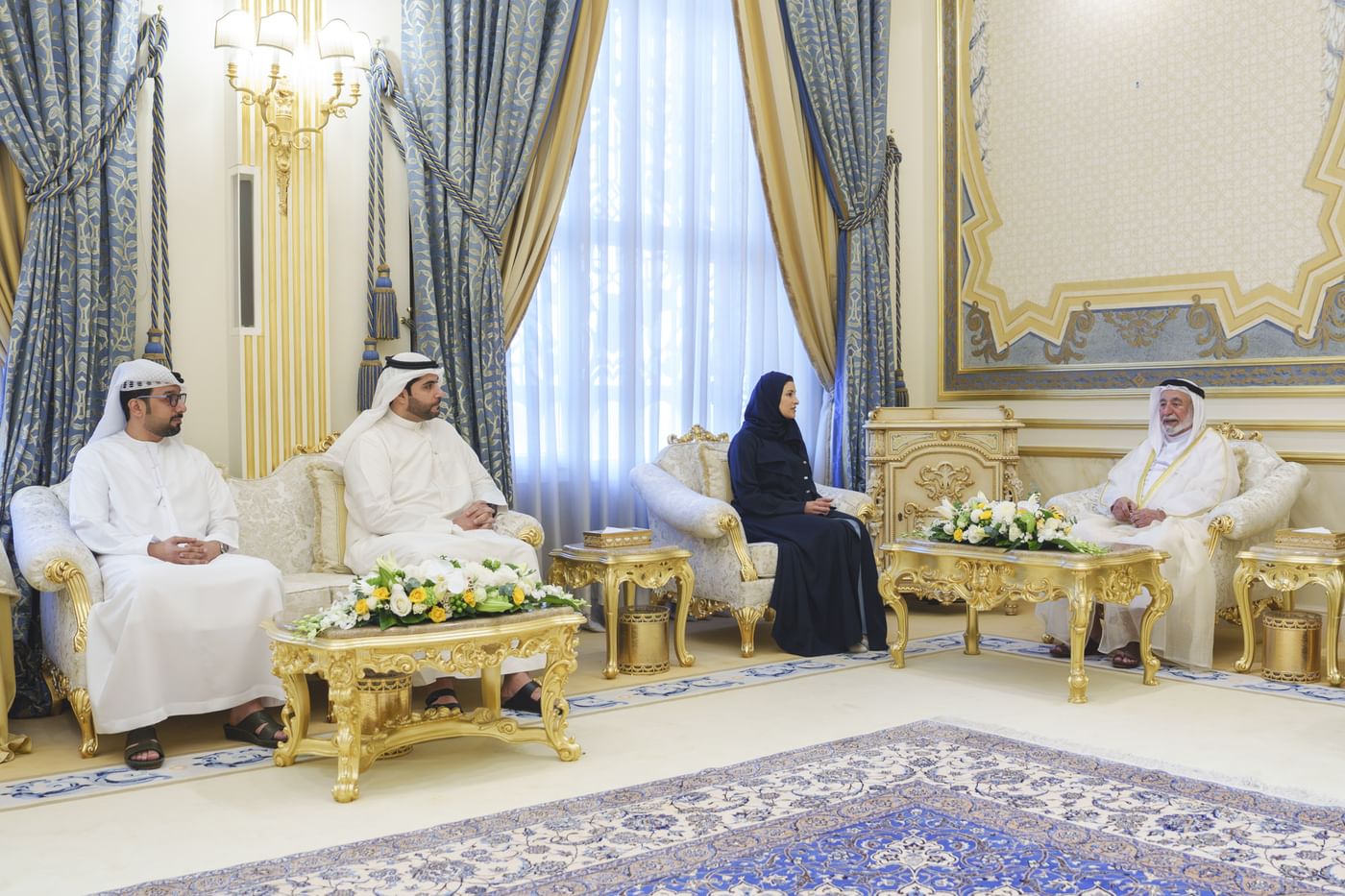 حاكم الشارقة يستقبل وزيرة التربية والتعليم