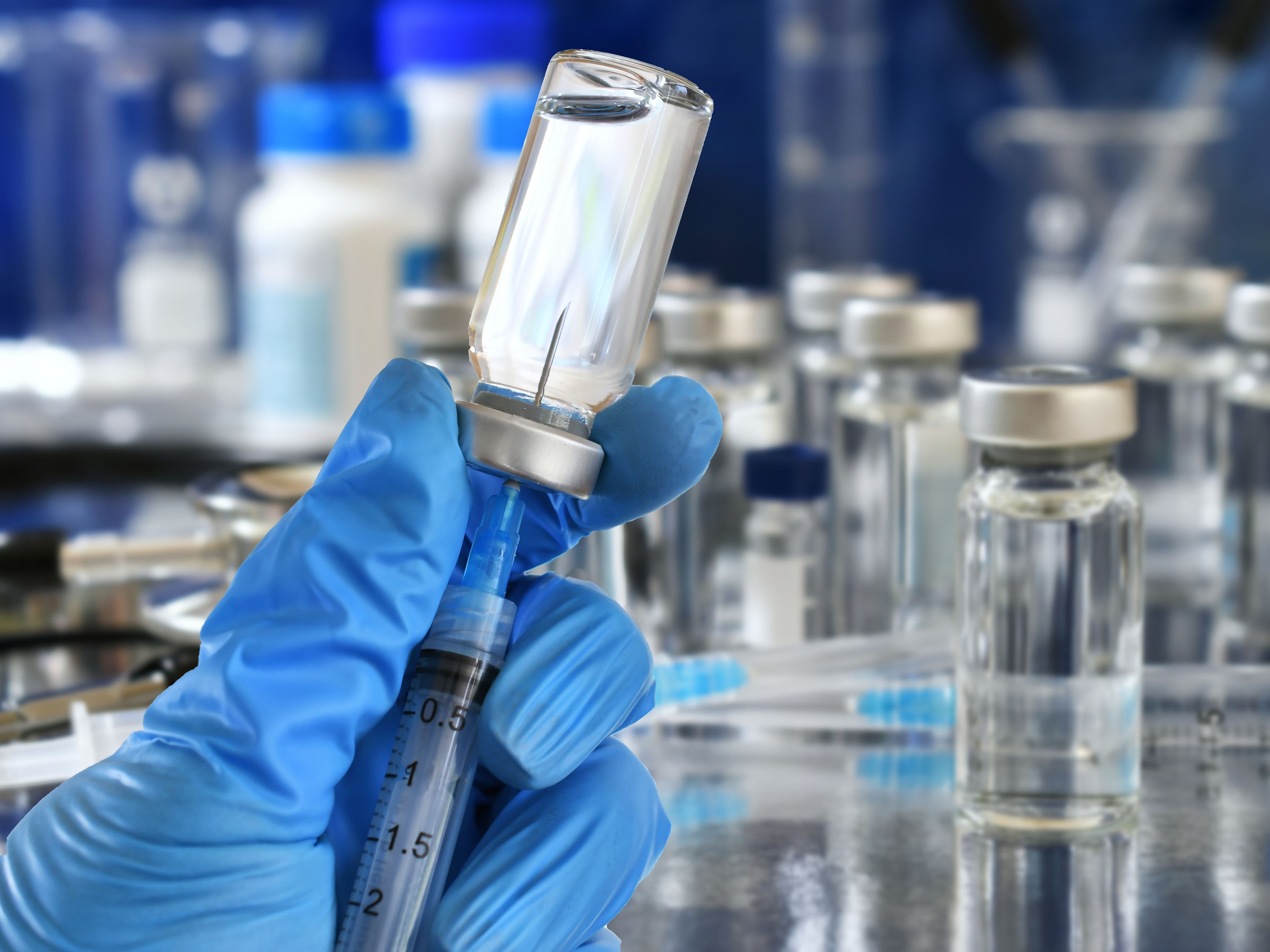 علماء يطورون لقاحًا ضد جميع سلالات إنفلونزا الطيور