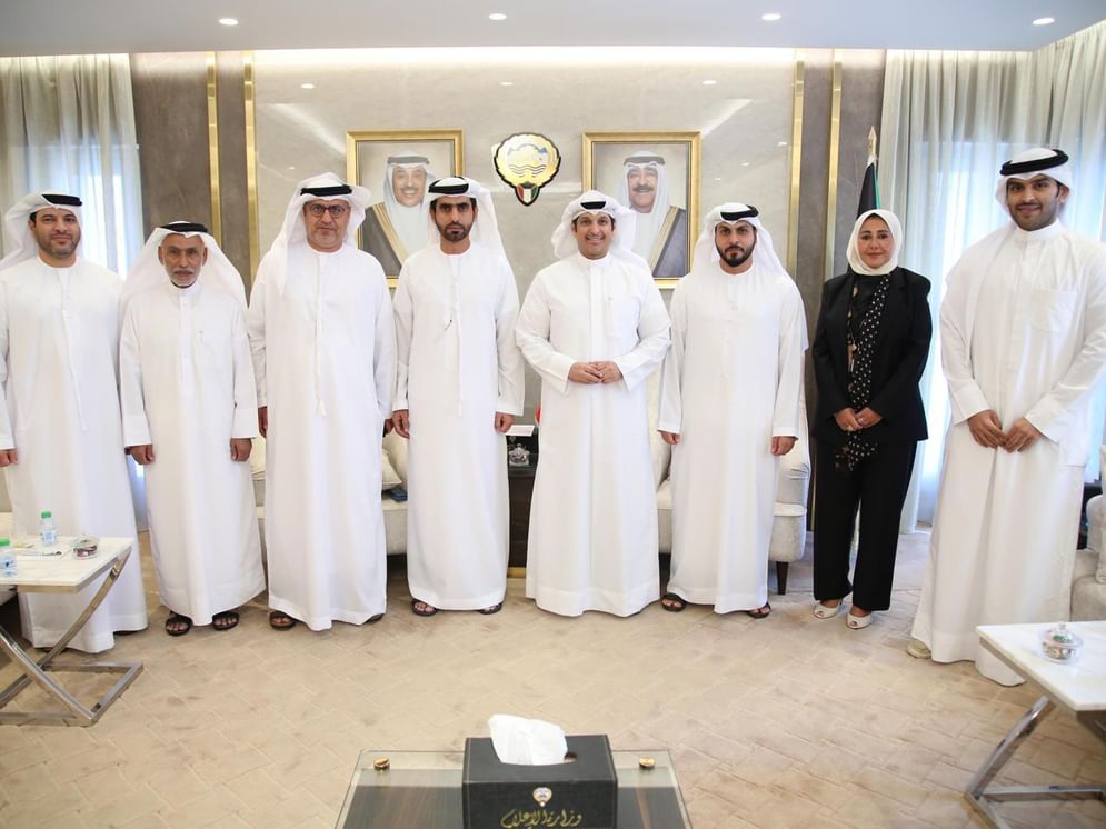 الكويت تستضيف النسخة الأولى من كأس الإمارات العالمي لسباقات الصقور