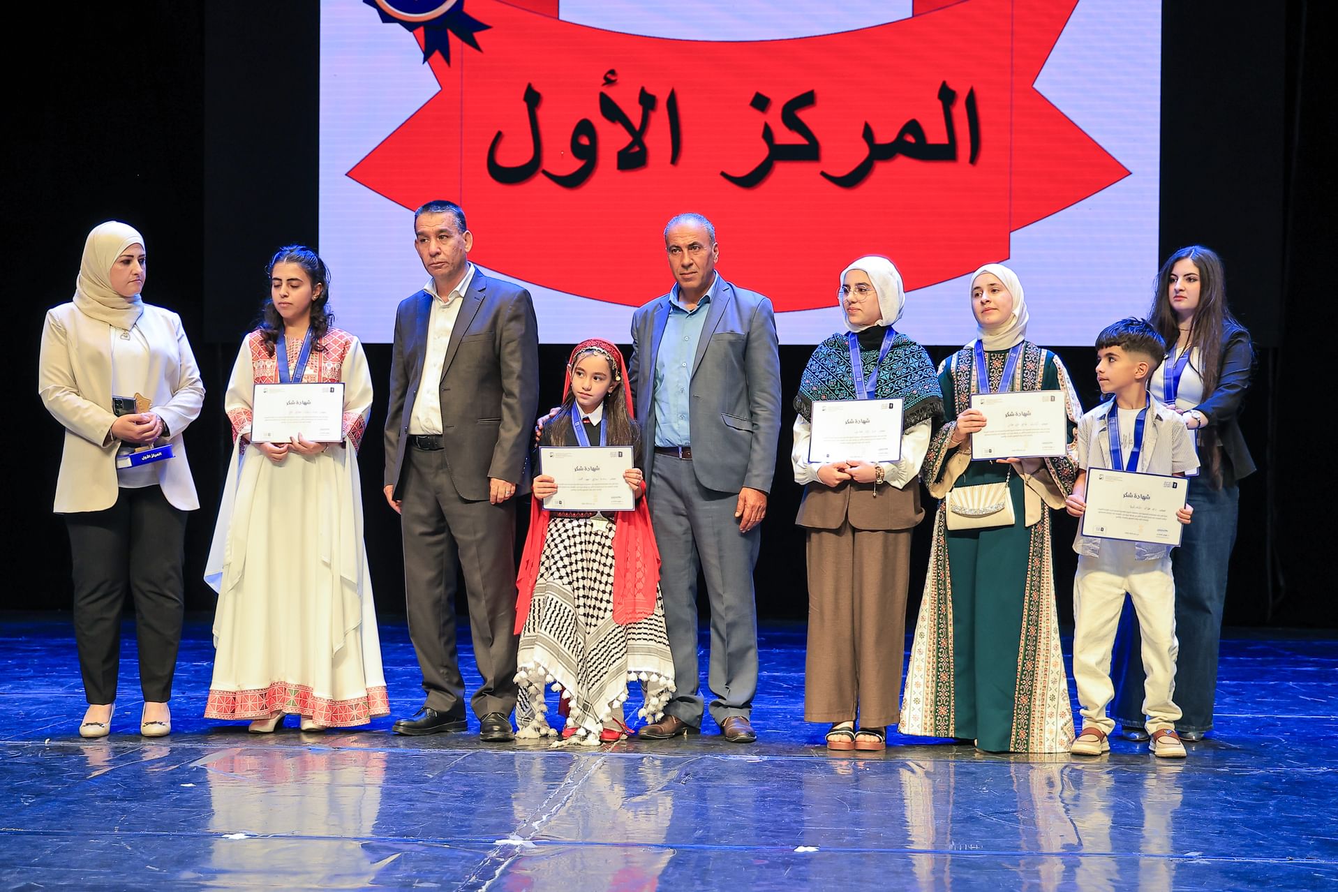 غزل تيم بطلة الدورة العاشرة من تحدي القراءة العربي في فلسطين