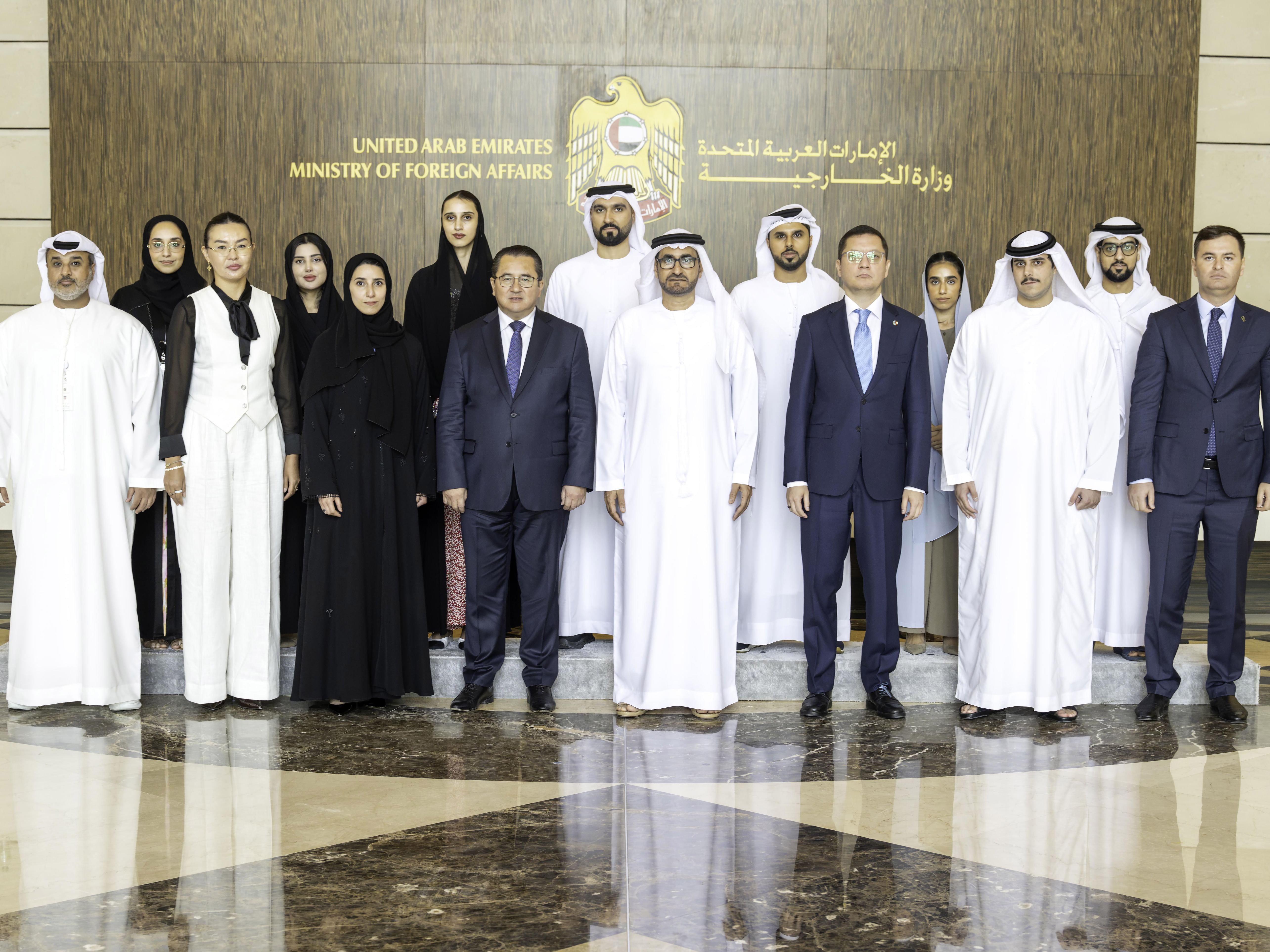 الإمارات وكازاخستان تبحثان تعزيز التعاون القنصلي المشترك