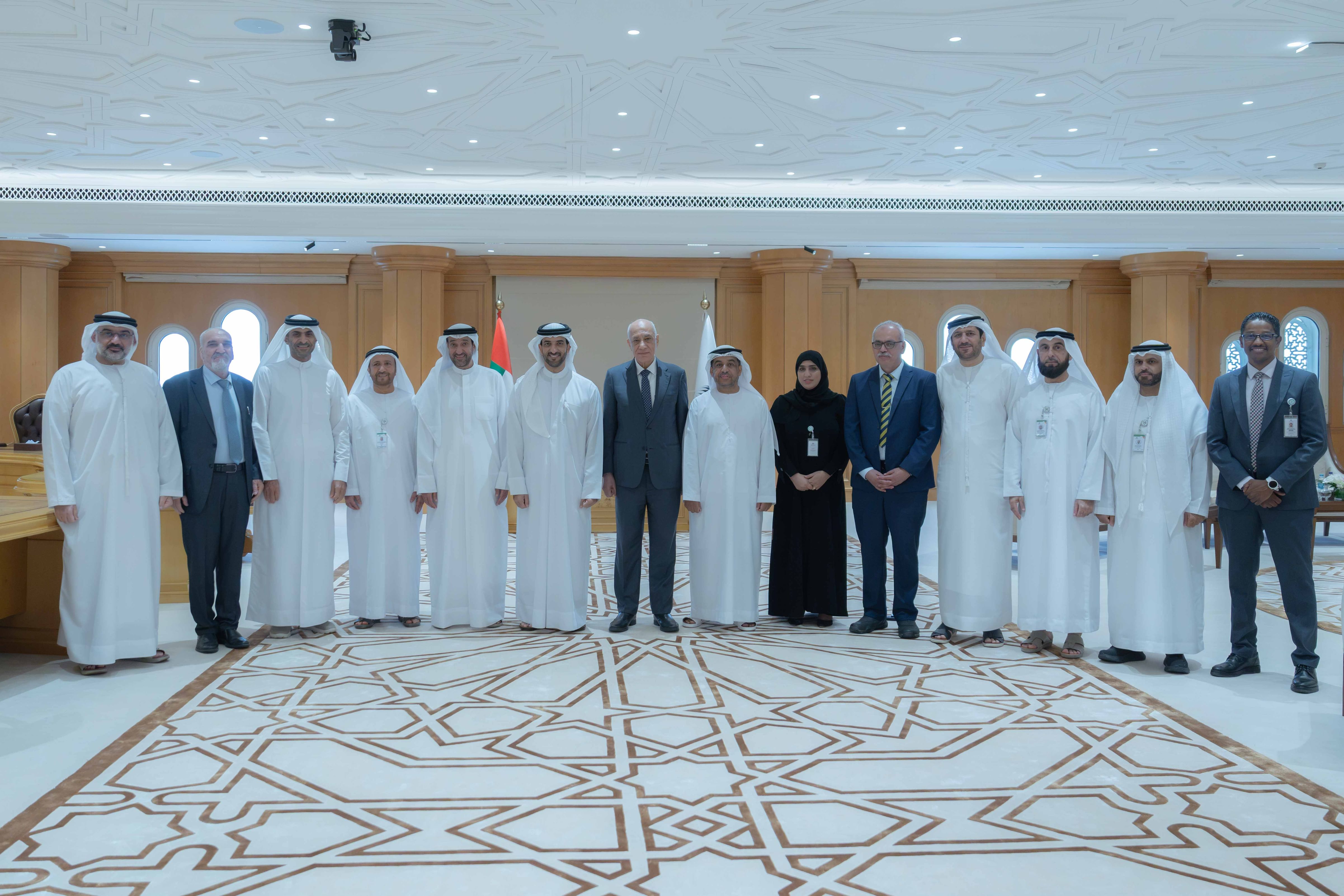 سلطان بن أحمد القاسمي يشهد توقيع اتفاقية تعاون بين جامعة الشارقة وخيرية الشارقة
