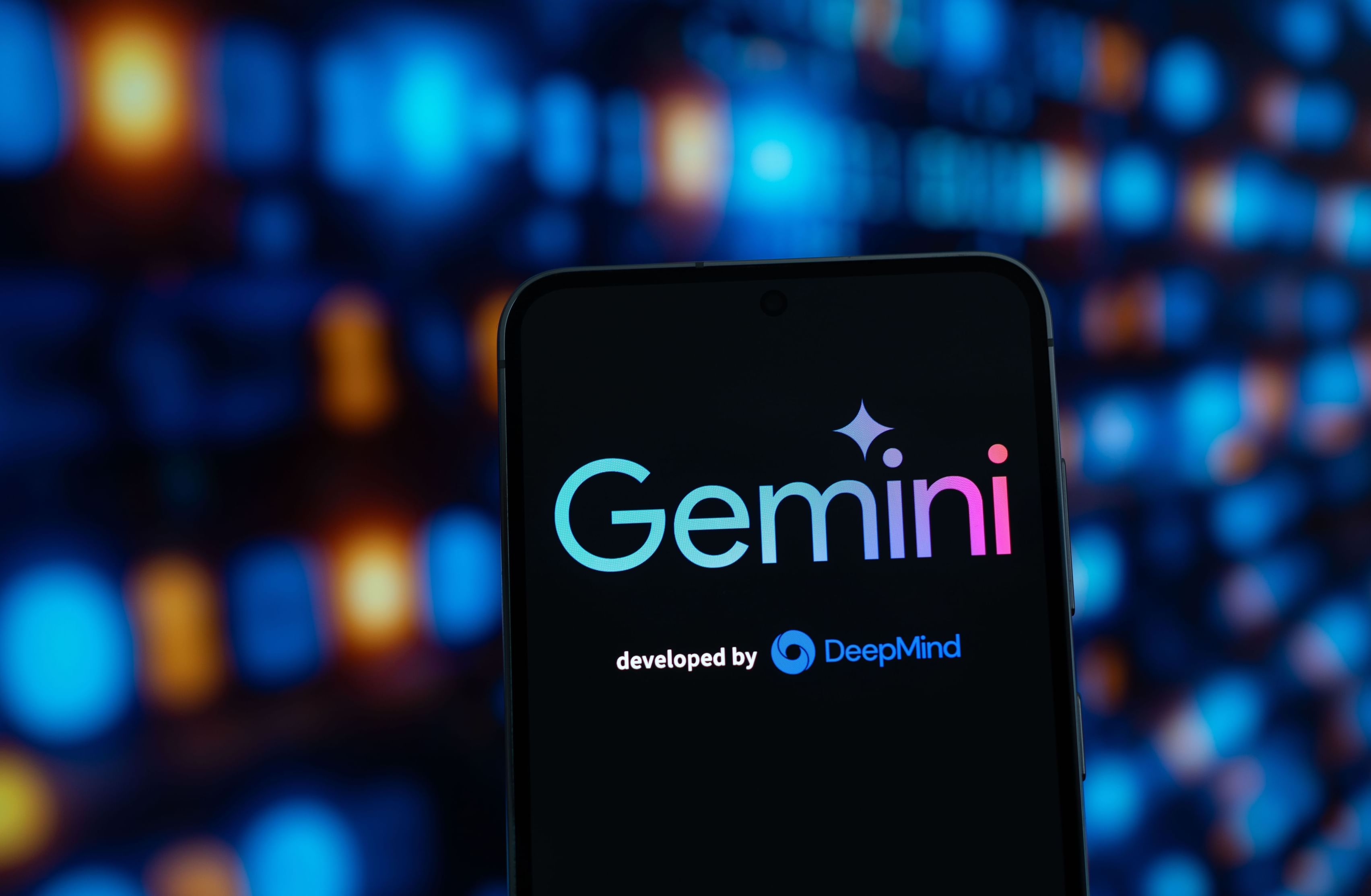 مكتب الذكاء الاصطناعي يعلن عن خطّة اشتراك مجانيّة لطلاب الجامعات للاستفادة من Google Gemini
