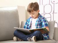 صعوبات القراءة عند طفلك: كيف تتعاملين معها؟