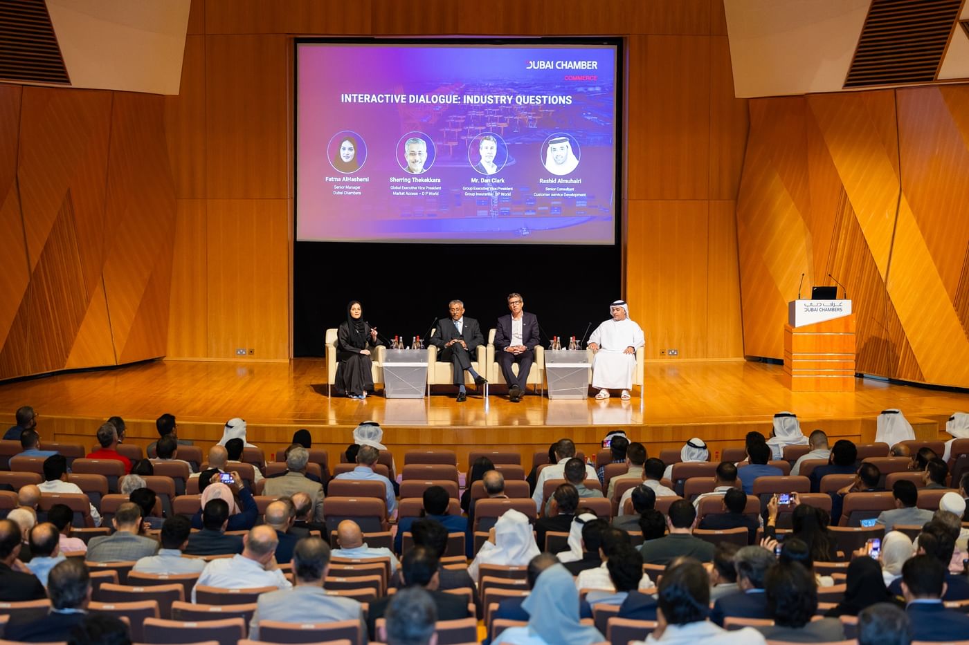 غرفة تجارة دبي تستعرض منظومة "موانئ دبي" للتأمين ضد مخاطر الحروب خلال "مجلس المصدرين"