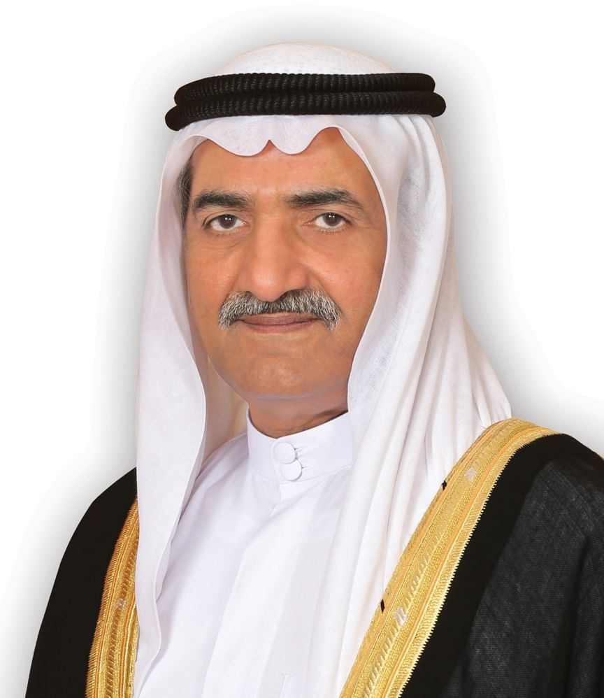 حمد الشرقي يؤدي صلاة عيد الأضحى المبارك في جامع الشيخ زايد بالفجيرة