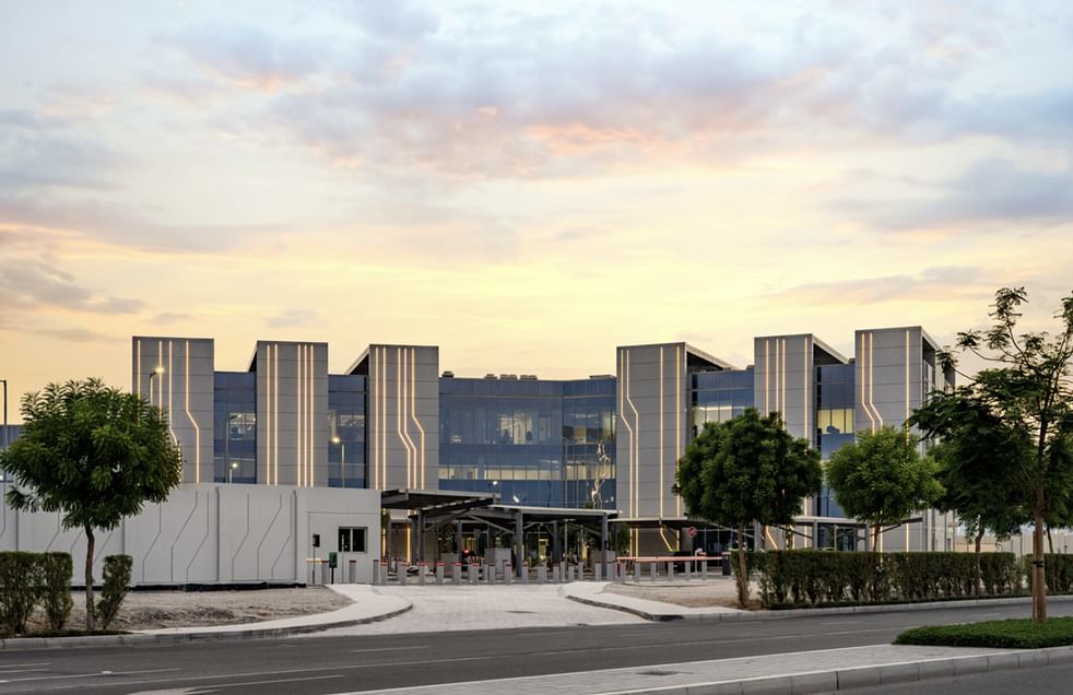 خزنة داتا سنترز: "DXB8" في دبي أول مركز بيانات في العالم يحصل على شهادة "صفر نفايات"