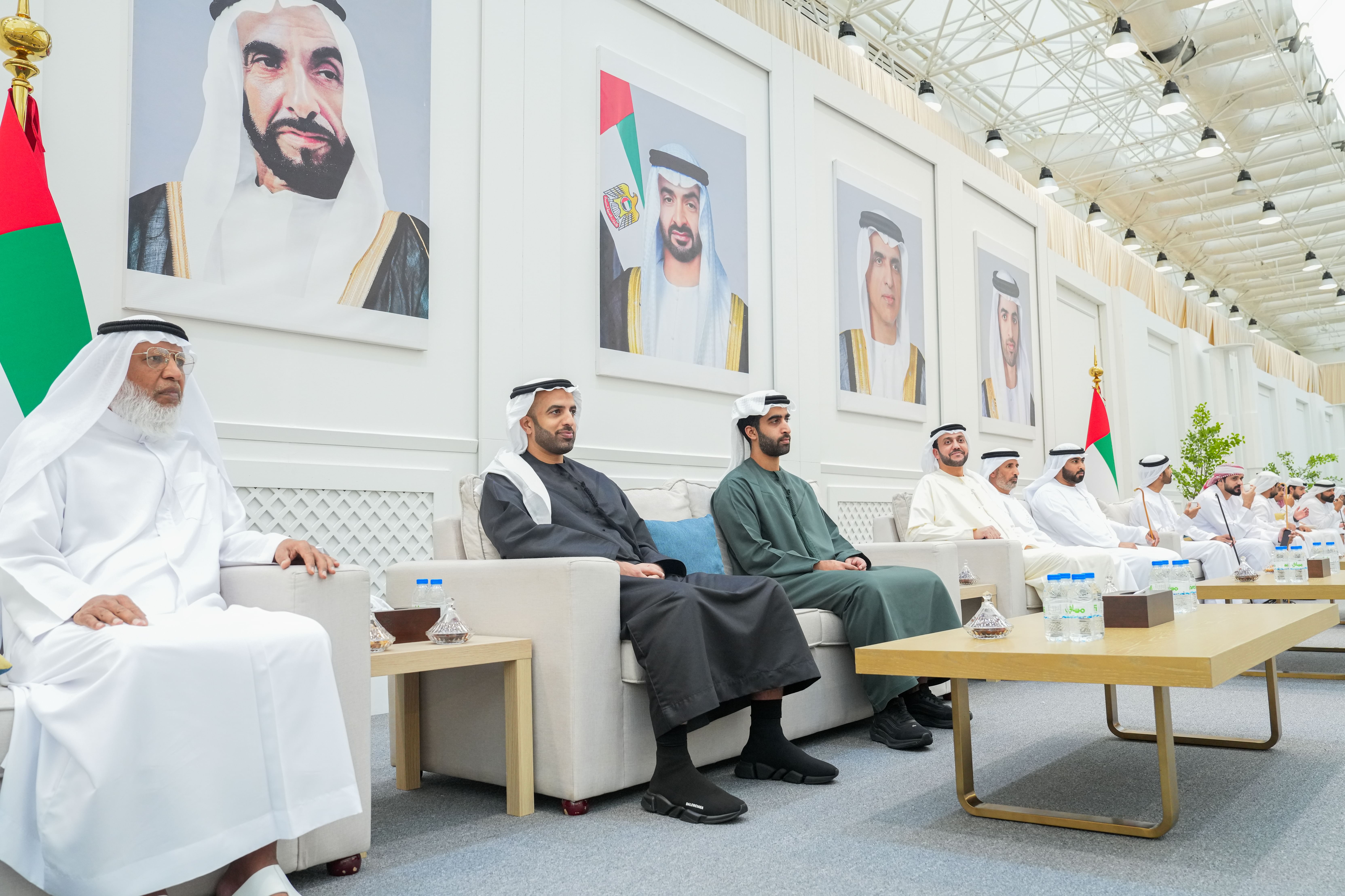 ولي عهد رأس الخيمة يحضر العرس الجماعي الثاني عشر