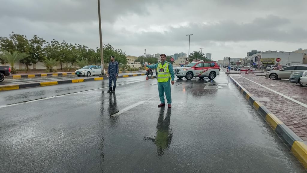شرطة عجمان تؤكد جاهزيتها للتعامل مع الحالة الجوية على مدار الساعة