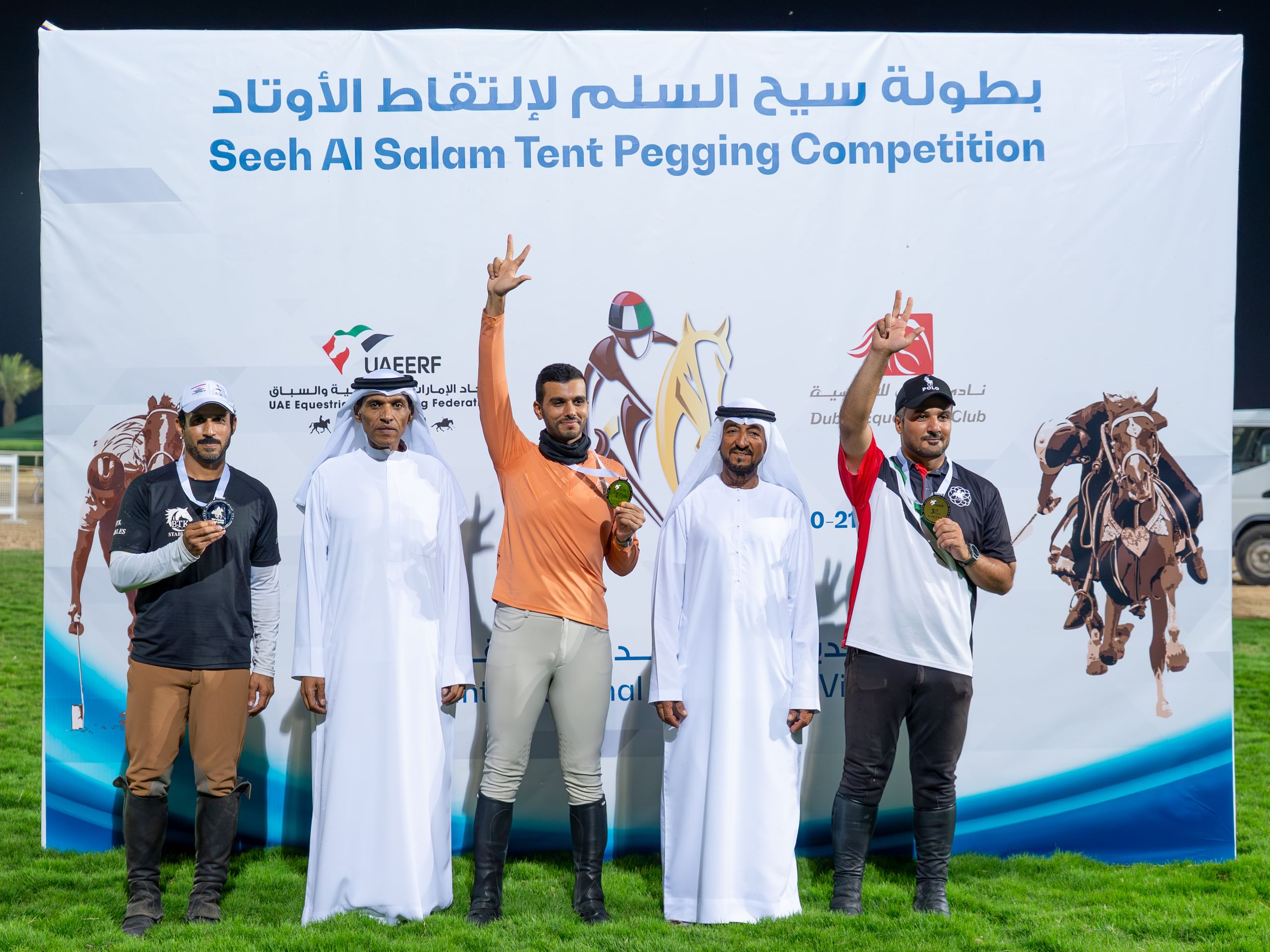 الحارثي يتصدر فرسان الفردي في بطولة سيح السلم لالتقاط الأوتاد