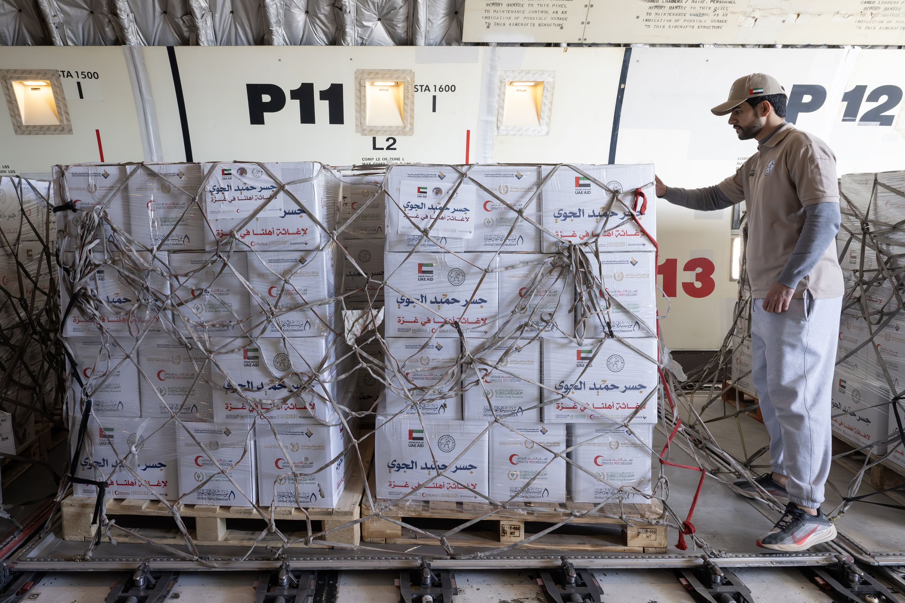 وصول طائرة إماراتية محملة بـ100 طن مساعدات لغزة ضمن "جسر حميد الجوي" وعملية "الفارس الشهم 3"