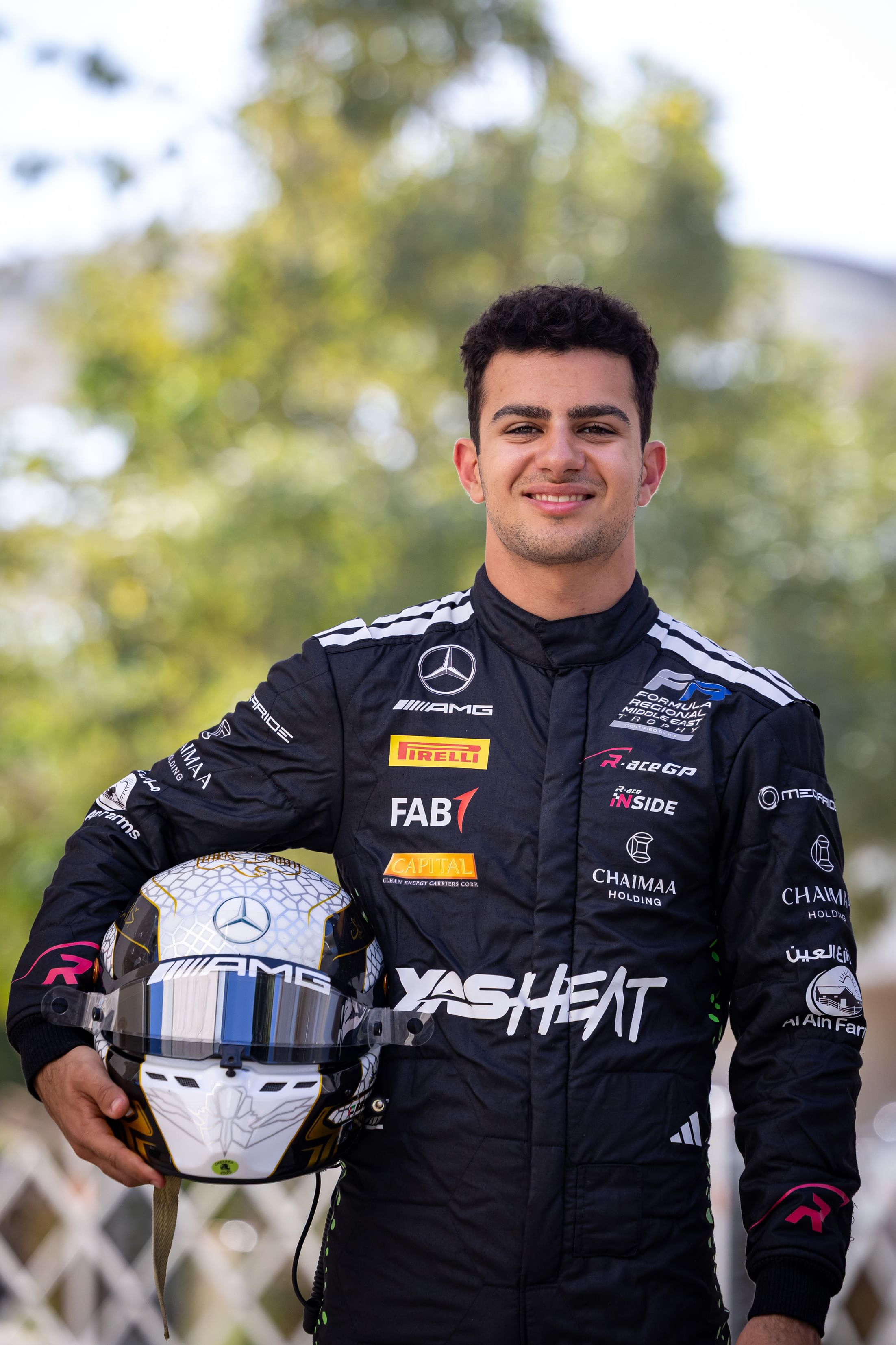 "مرسيدس" تعلن تجديد الثقة في راشد الظاهري ضمن برنامج السائقين الشباب