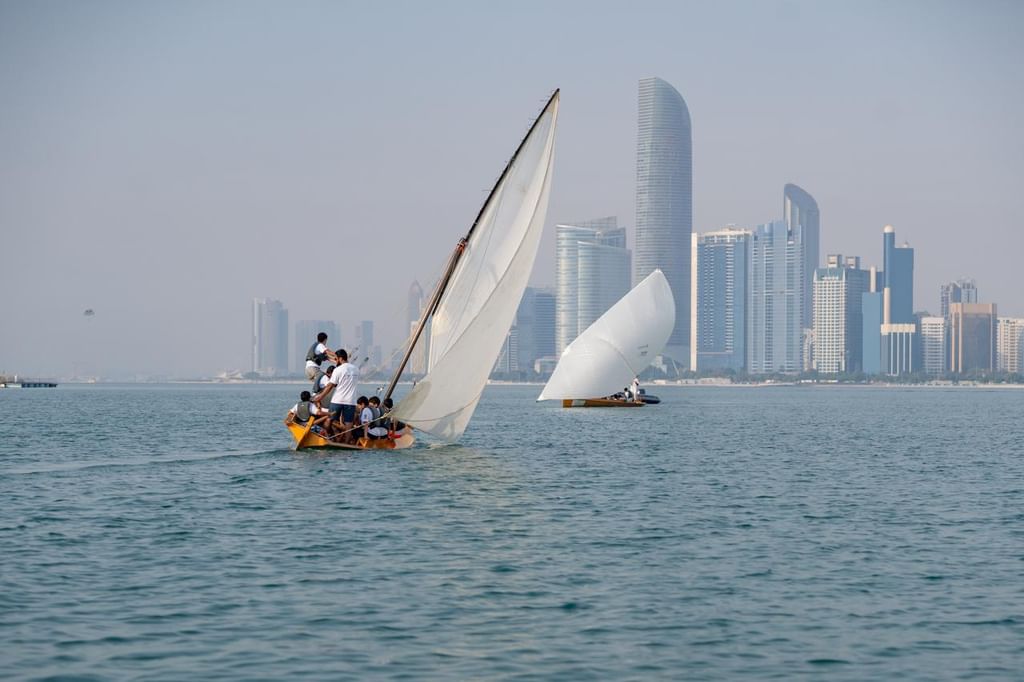 برنامج “نوخذة أبوظبي” 2026 يعزز استدامة التراث والرياضات البحرية