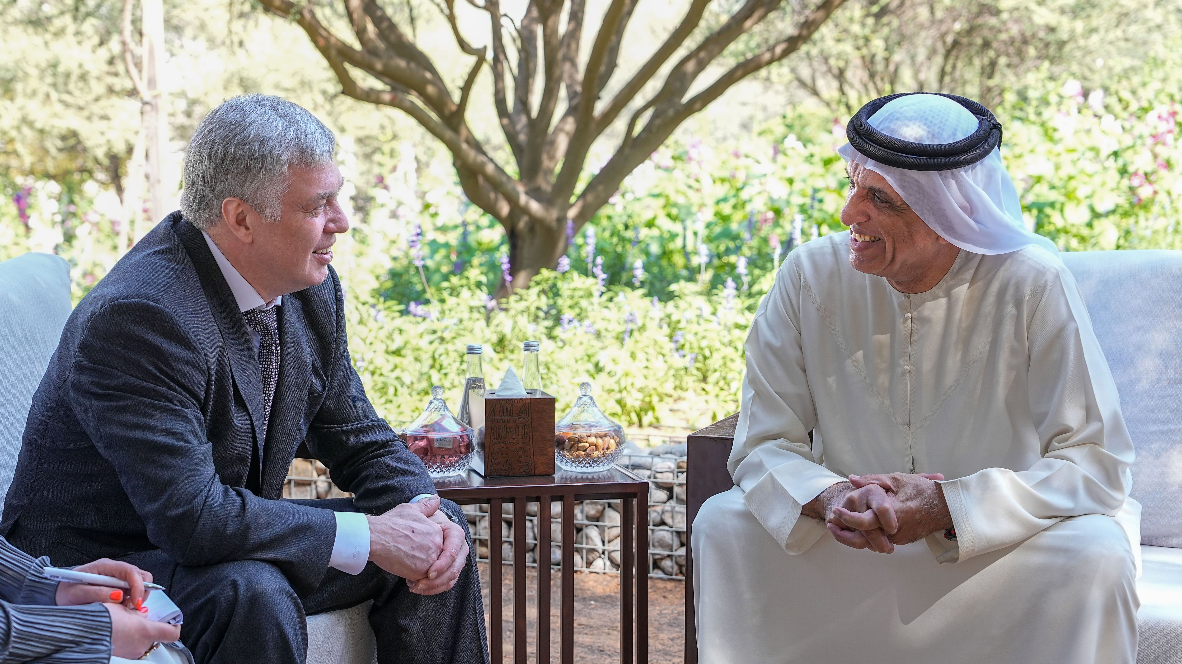 حاكم رأس الخيمة يستقبل محافظ إقليم أوليانوفسك في روسيا الاتحادية