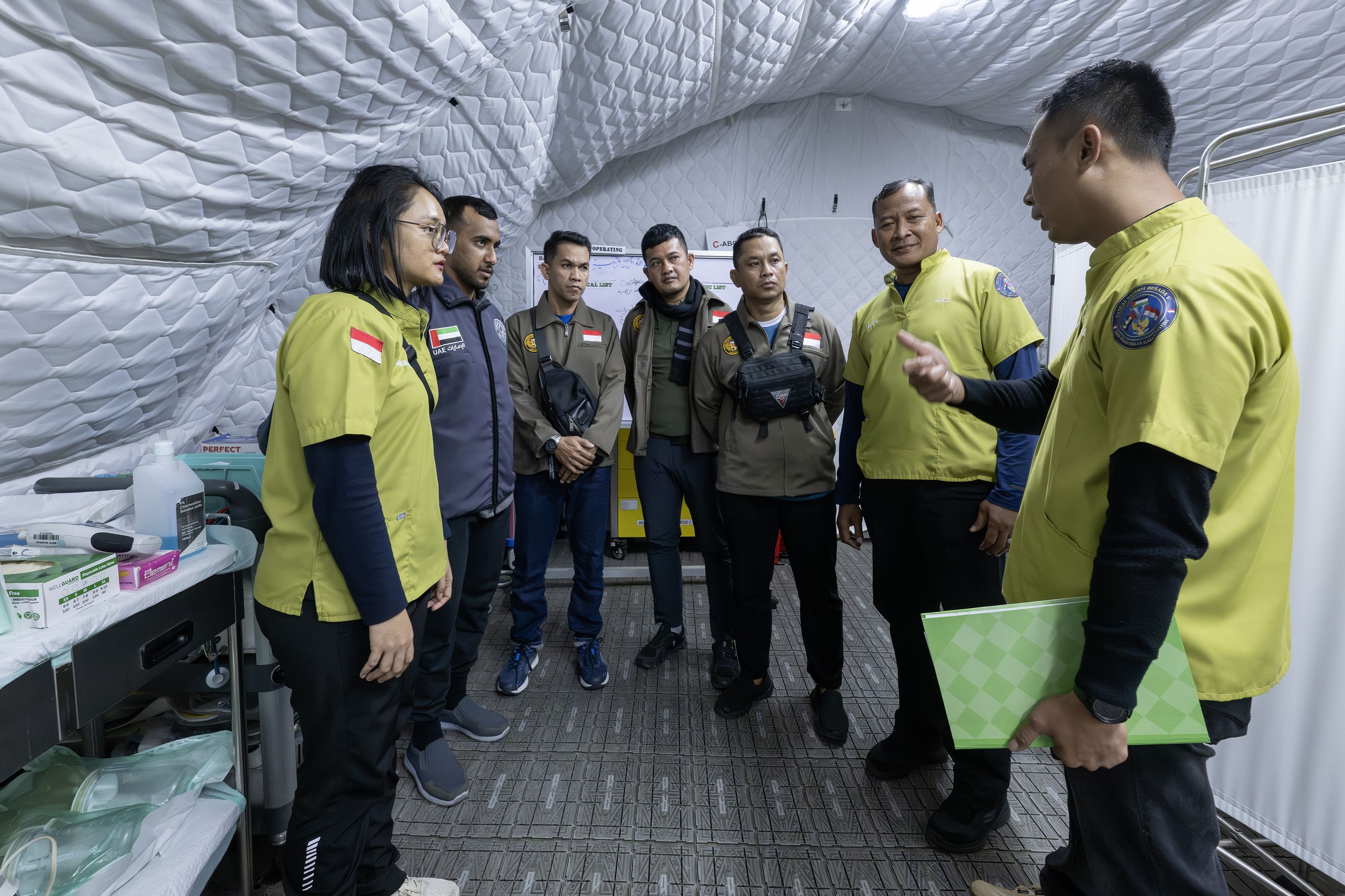 ضمن "الفارس الشهم 3"/ وصول دفعة جديدة من الفريق الطبي الإندونيسي إلى المستشفى الإماراتي العائم بالعريش