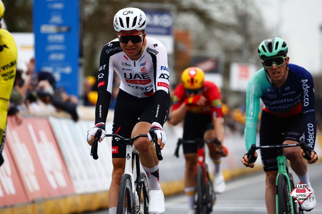 "الإمارات للدراجات" ثالثا في سباق "إي 3 ساكسو كلاسيك" ببلجيكا