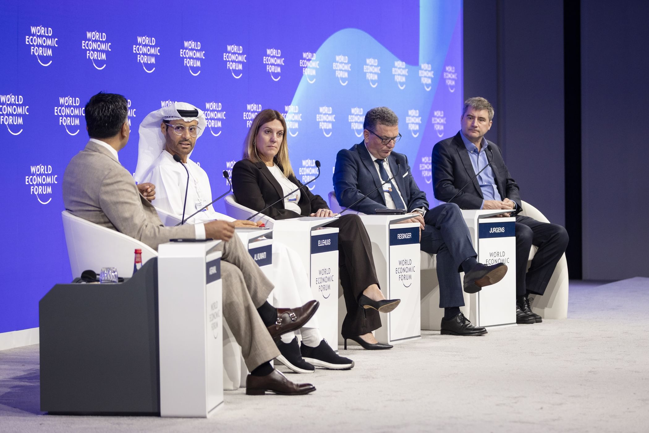 مسؤولون و خبراء : التعاون والشراكات الاستراتيجية ضرورة لمعالجة تحديات الأمن السيبراني