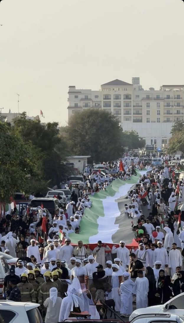 مجلس أم القيوين للشباب ينظم مسيرة العَلمْ ضمن فعالية "فخورين بالإمارات"