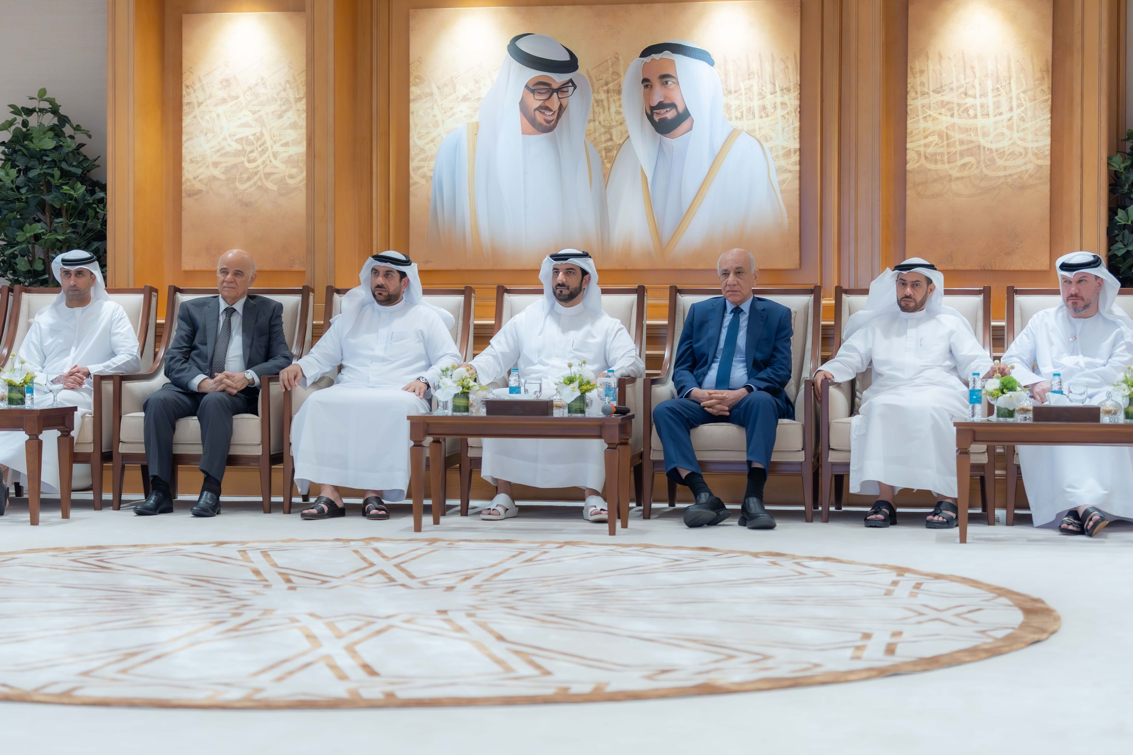 سلطان بن أحمد القاسمي يشهد توقيع مذكرة تفاهم بين جامعة الشارقة وجائزة التميز المؤسسي "تميّز"