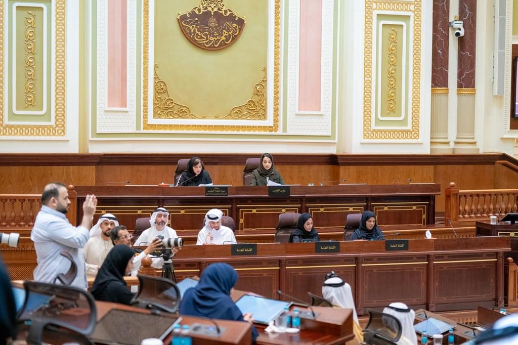 فوز حليمة حميد العويس برئاسة استشاري الشارقة بالتزكية وانتخاب راشد بن هويدن نائبا