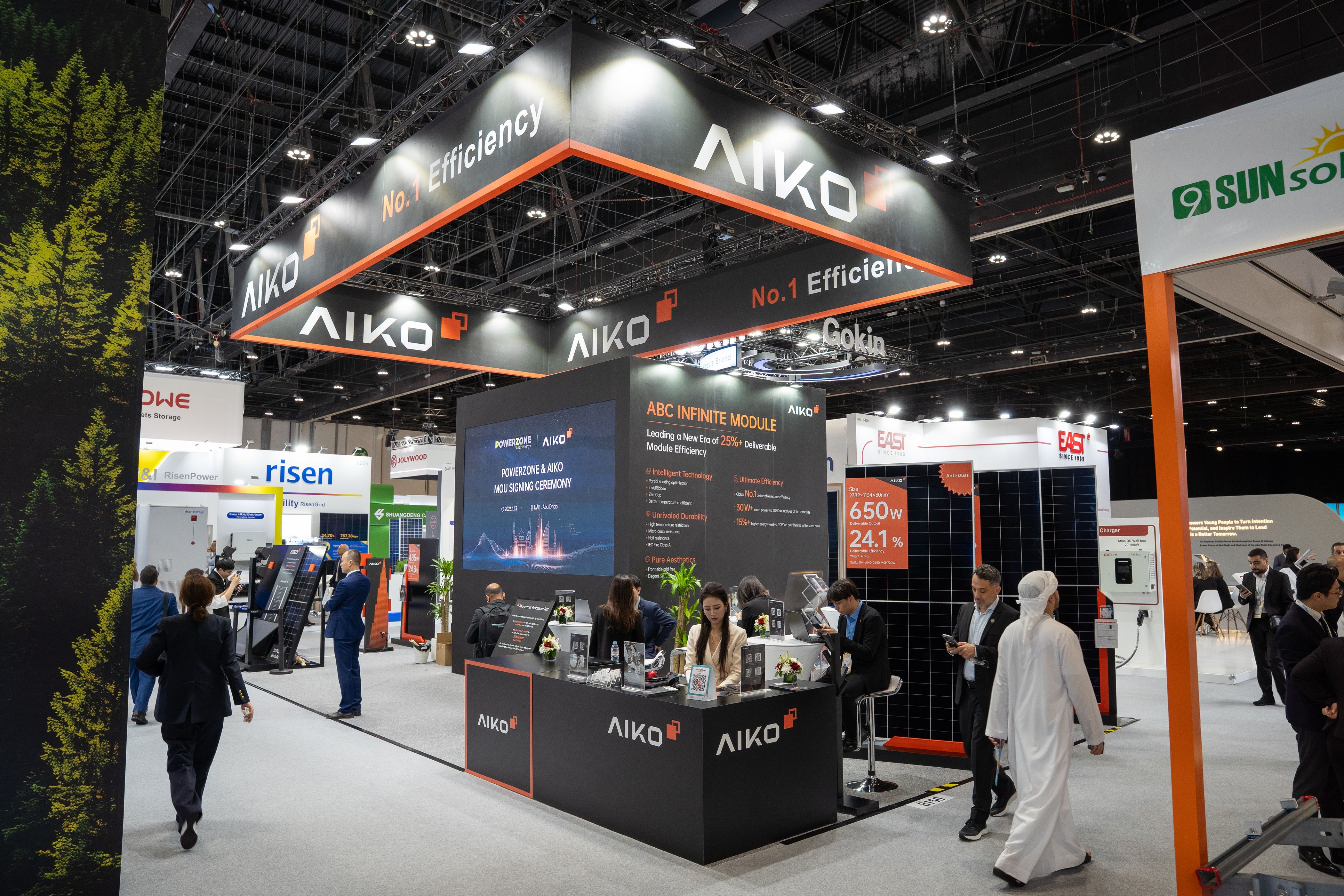 شركات صينية تعرض تقنيات متطورة للطاقة الشمسية في "أسبوع أبوظبي للاستدامة 2026"