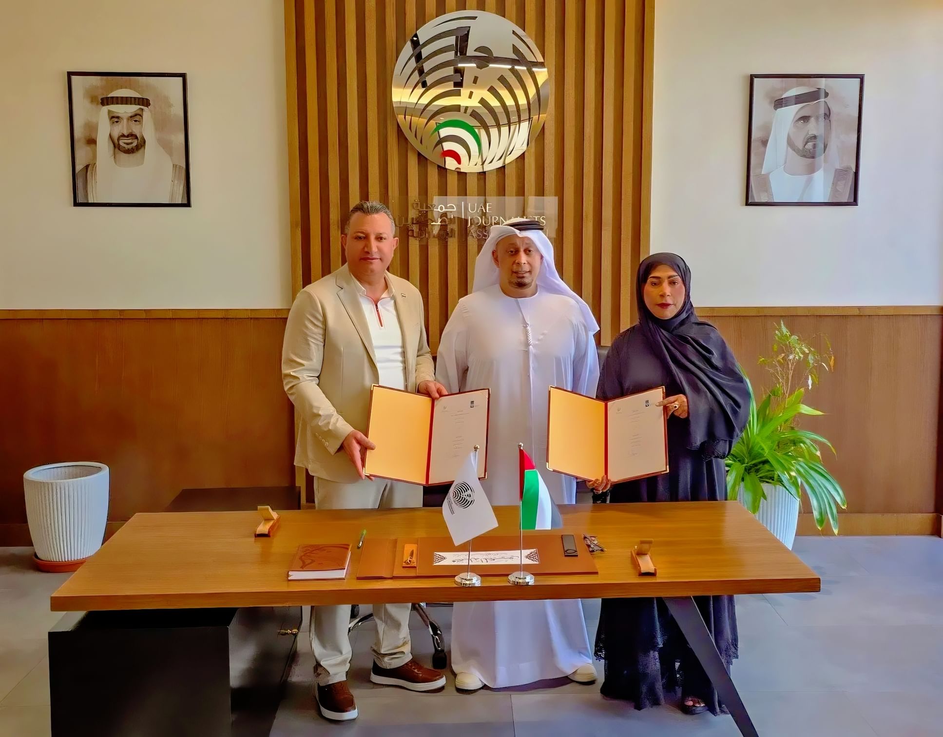 اتفاقية تعاون بين "جمعية الصحفيين" والمنظمة الدولية للصحافة لتنفيذ برامج تدريبية إعلامية