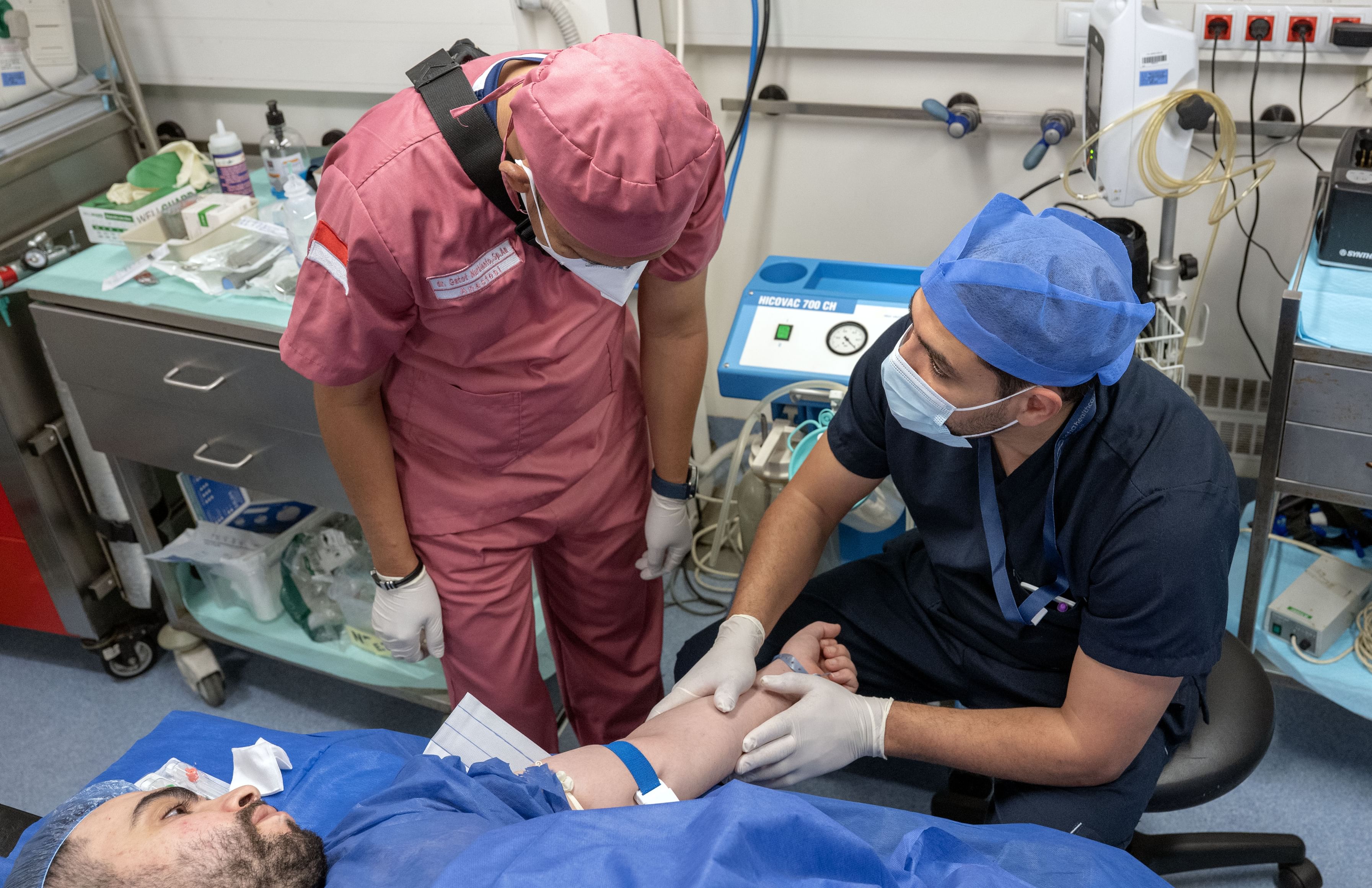 المستشفى الإماراتي العائم بالعريش يجري جراحة متقدمة لمريض من غزة حالته الصحية حرجة