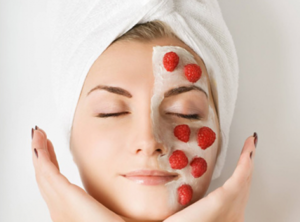 قناع الفراولة جربيه لبشرة شبابية