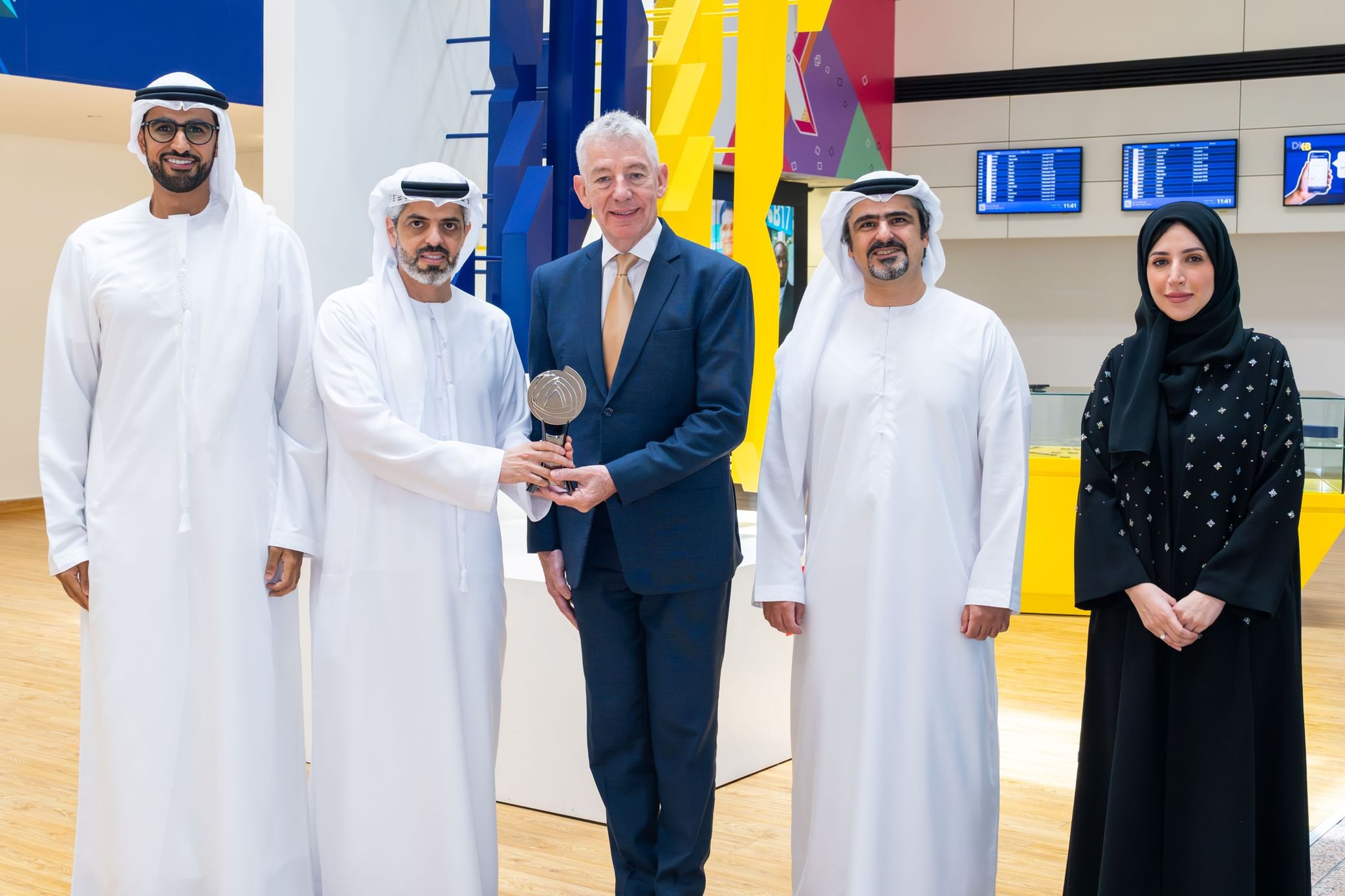 "مطارات دبي" تحصد جائزة "مكان العمل الاستثنائي 2026" من"غالوب"