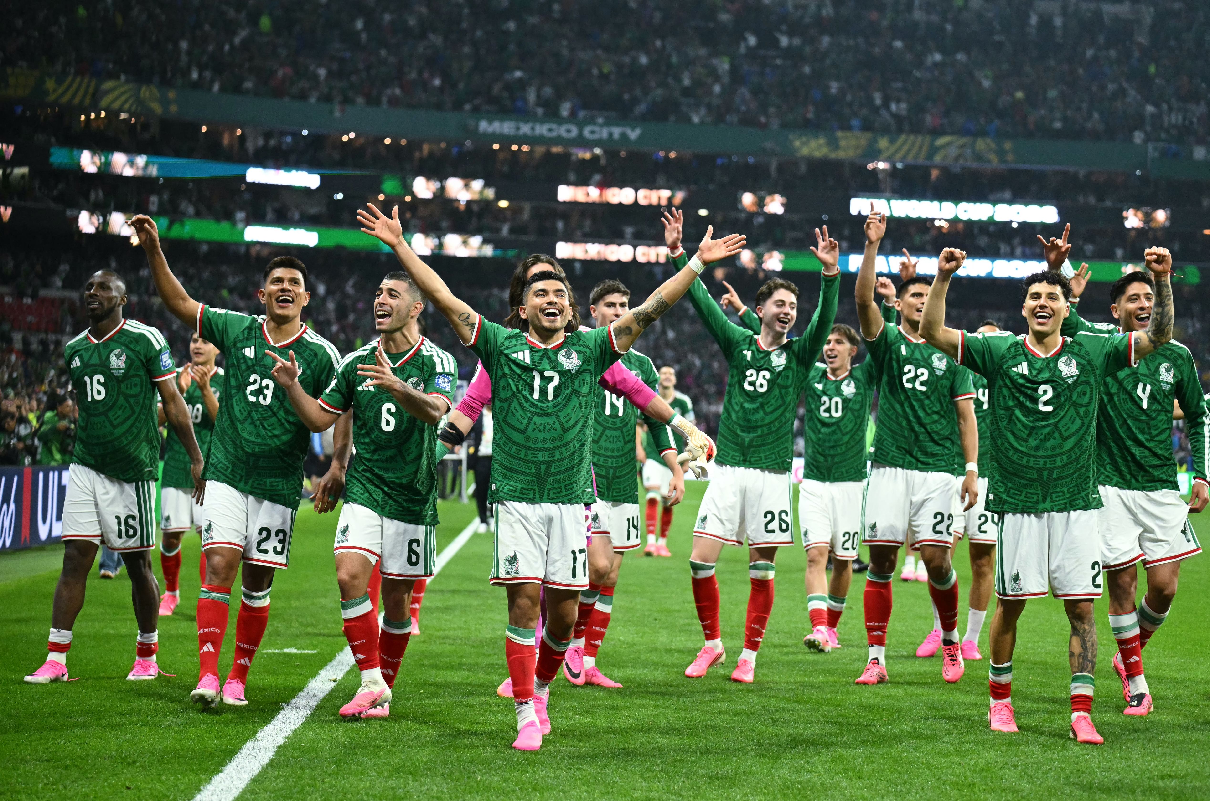 المكسيك تفوز على الإكوادور وتتأهل لدور الـ16 من كأس العالم