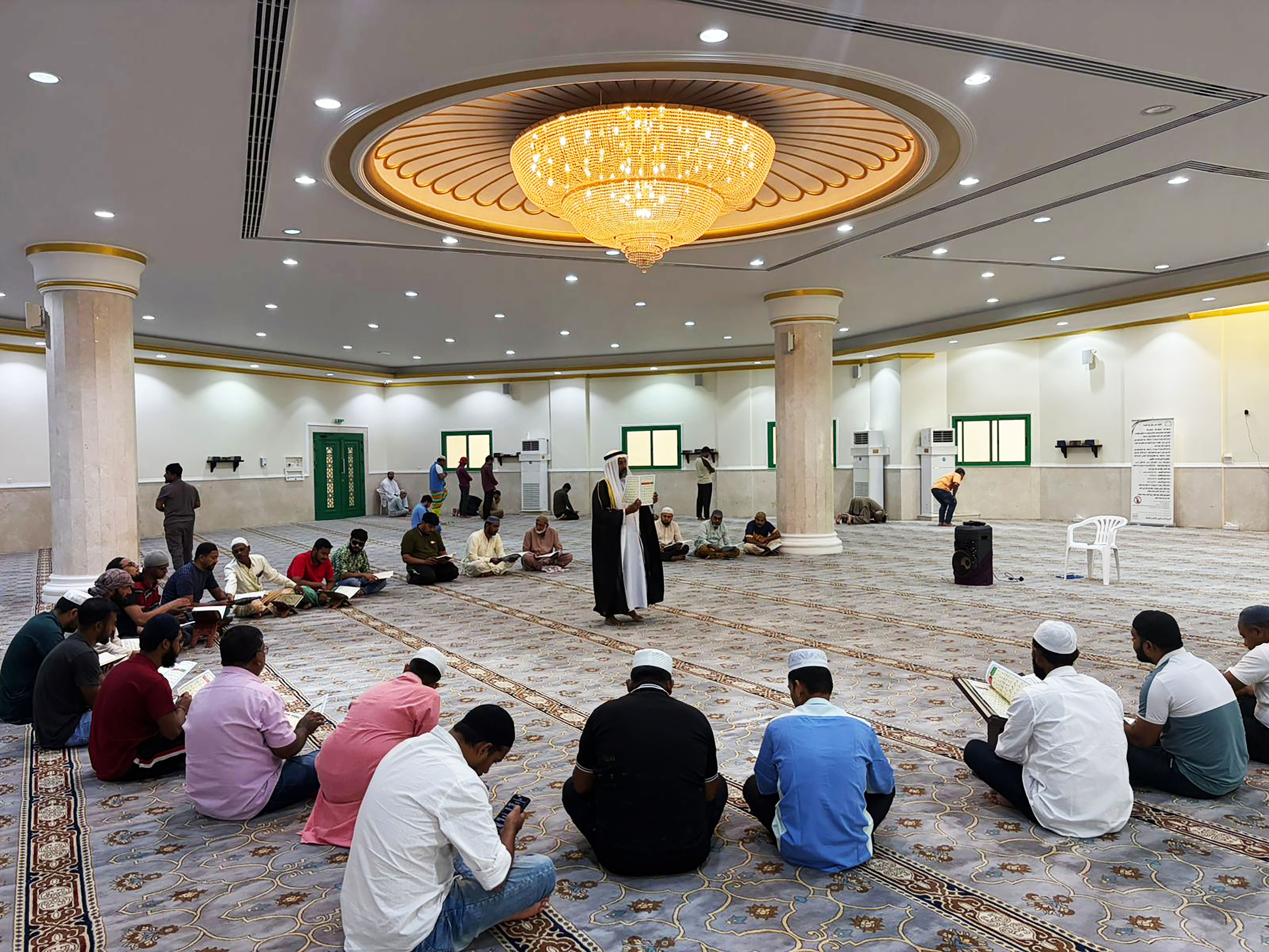 "مركز حميد بن راشد لخدمة القرآن" يطلق مبادرة الماهر بالقرآن لغير الناطقين باللغة العربية