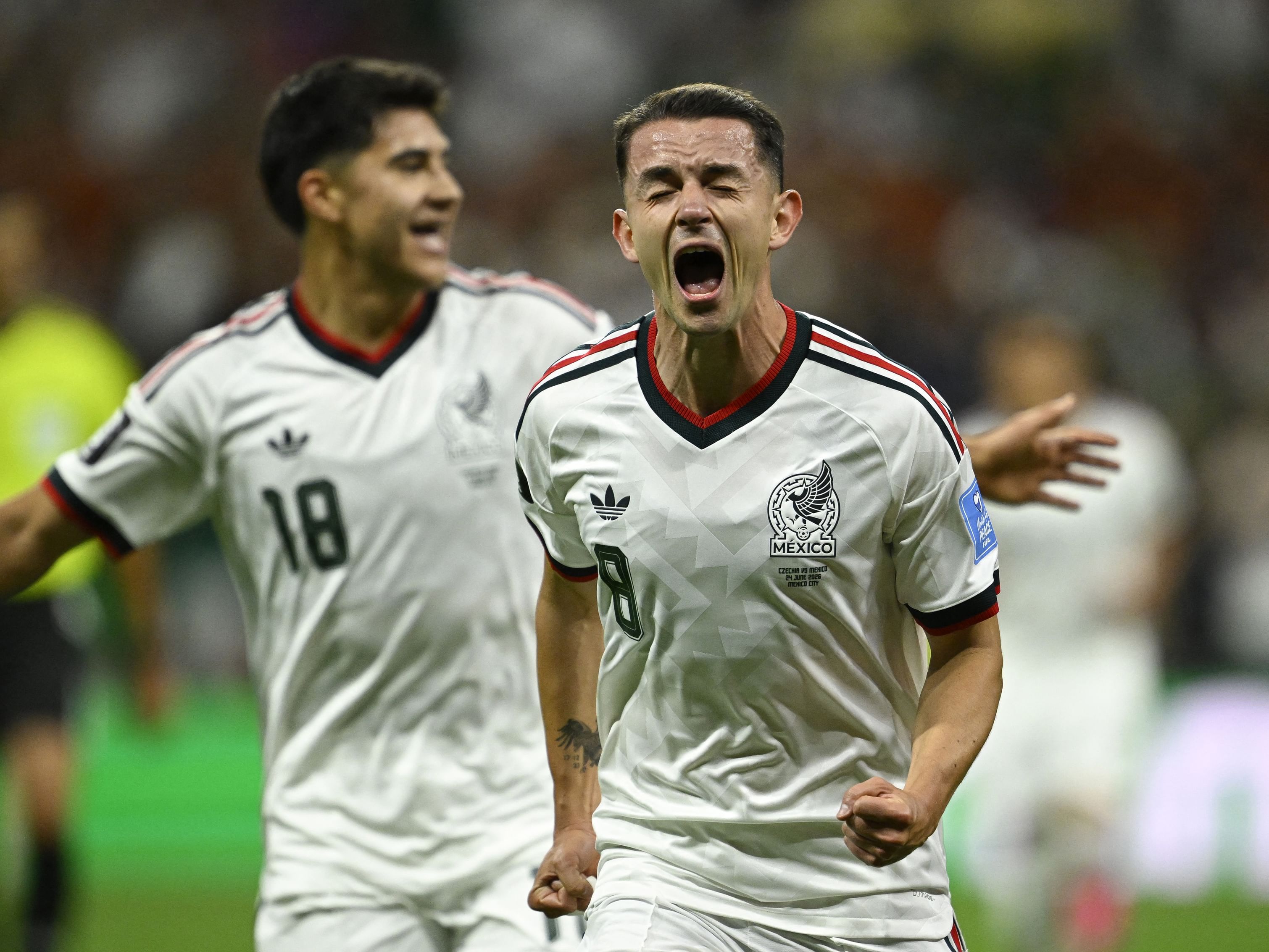 المكسيك تفوز على التشيك وتتأهل إلى دور الـ32 في كأس العالم