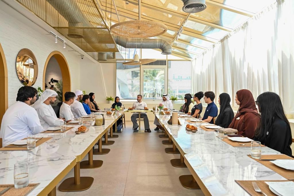 "الطاقة والبنية التحتية" و"هيئة المعرفة" تناقشان تعزيز مشاركة الشباب في صناعة القرار