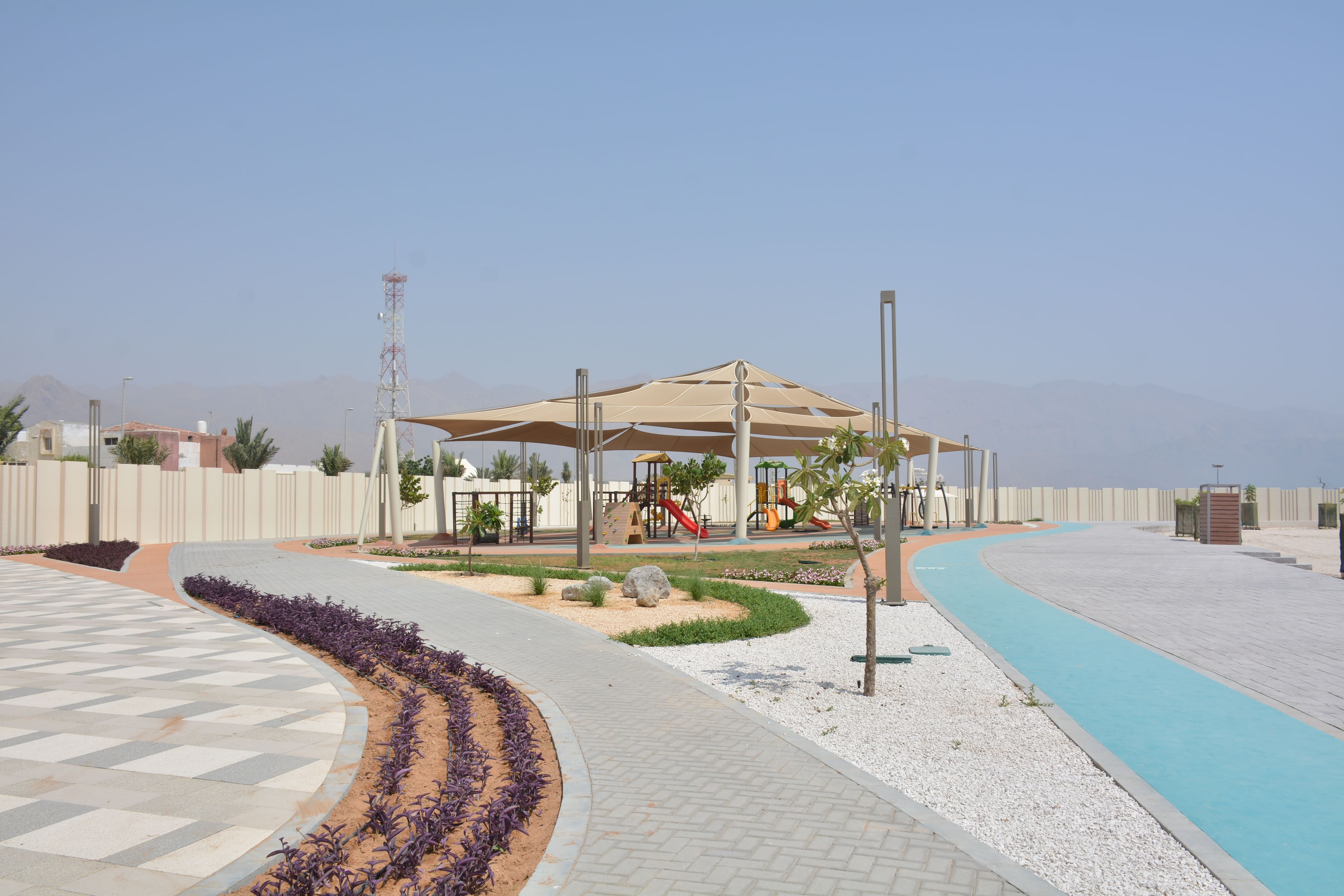 أشغال الشارقة تنجز حديقة شاطئ السيدات في دبا الحصن