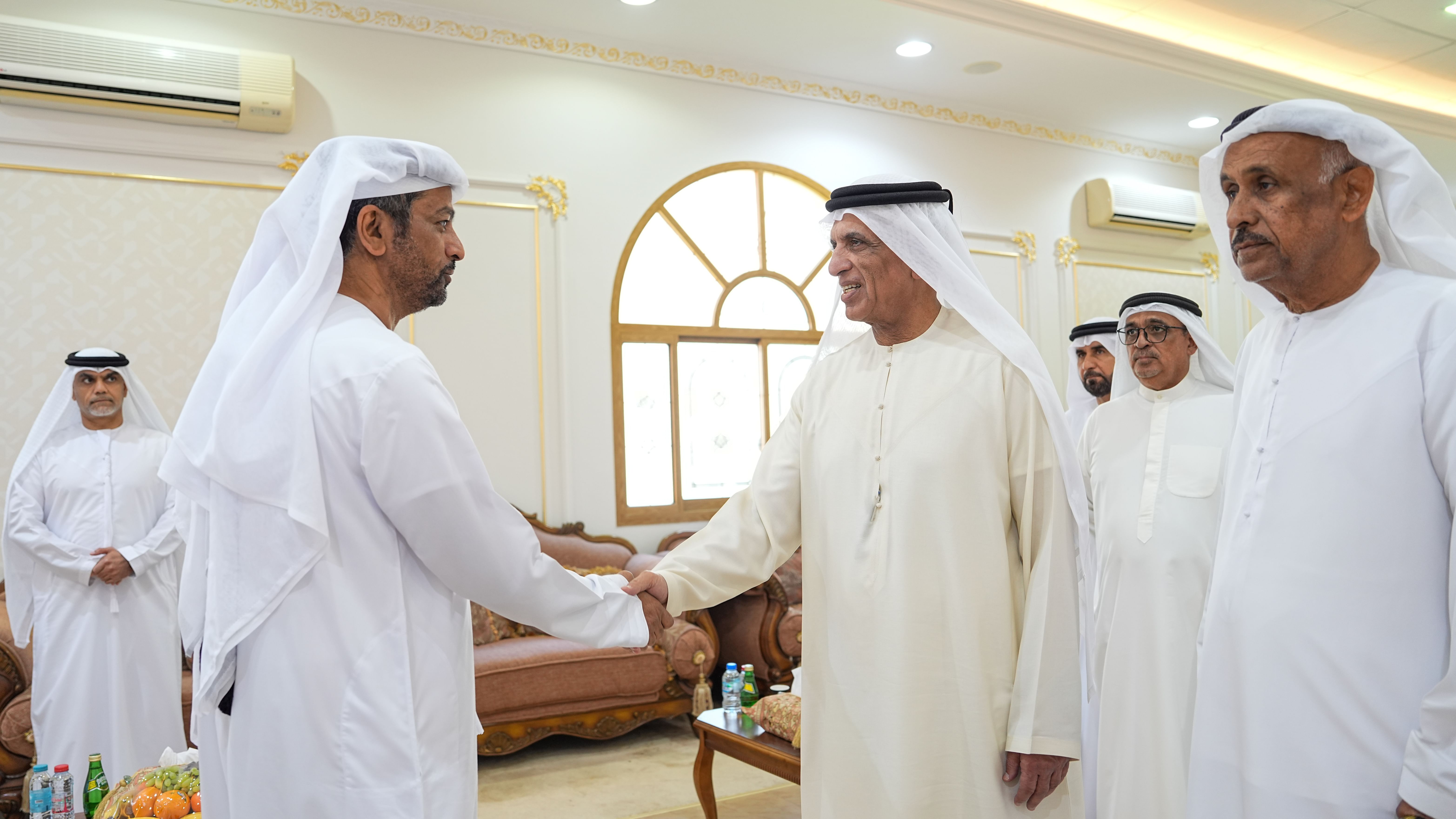 سعود بن صقر يعزي في وفاة مريم علي أبو ليلة