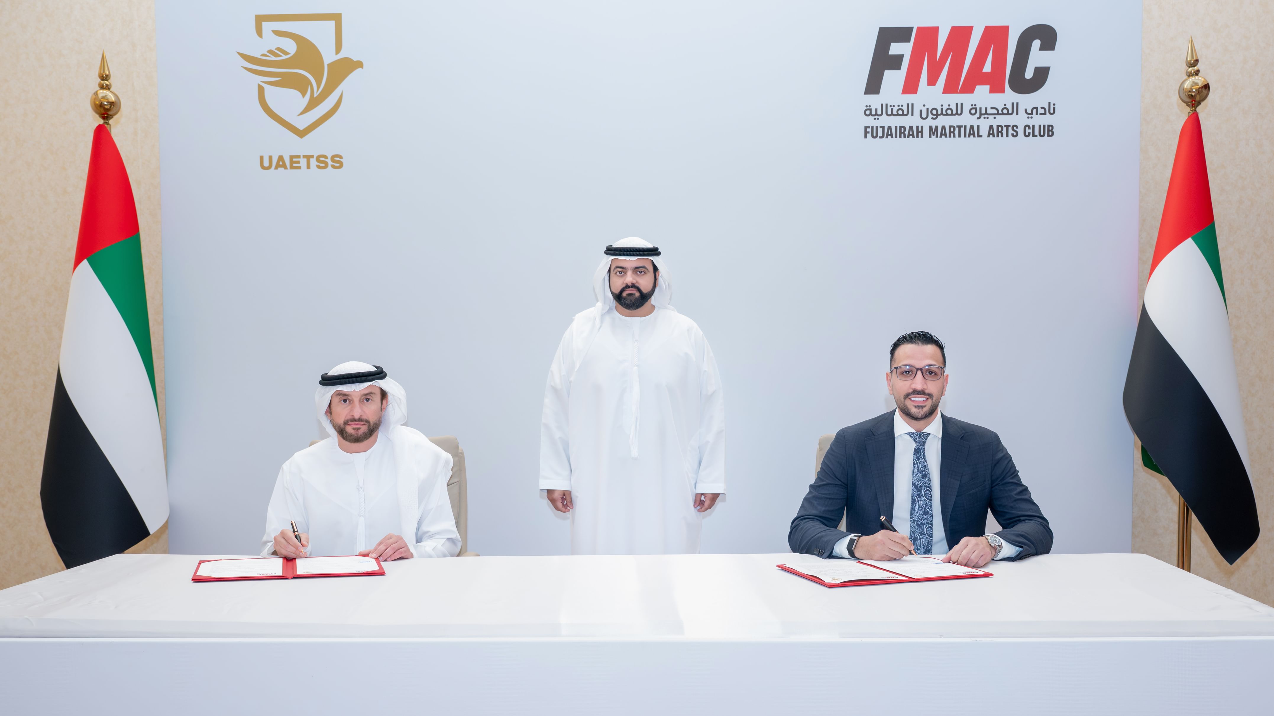 ولي عهد الفجيرة يشهد توقيع مذكرة تفاهم لدعم المواهب الرياضية وتطوير الفنون القتالية