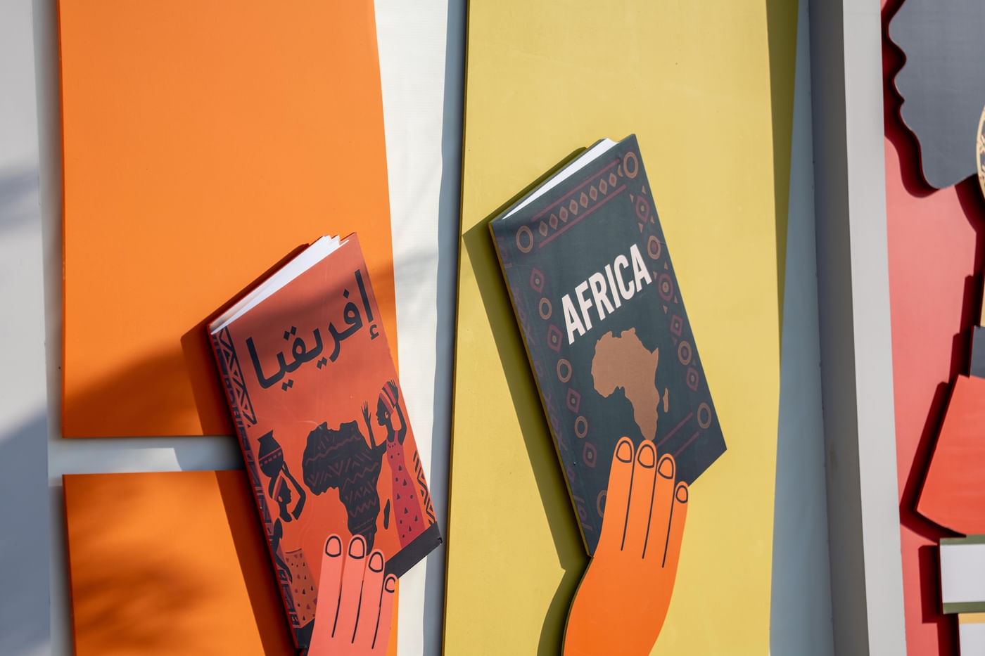 ناشرون أفارقة يشيدون ببيئة "الشارقة للأدب الإفريقي"