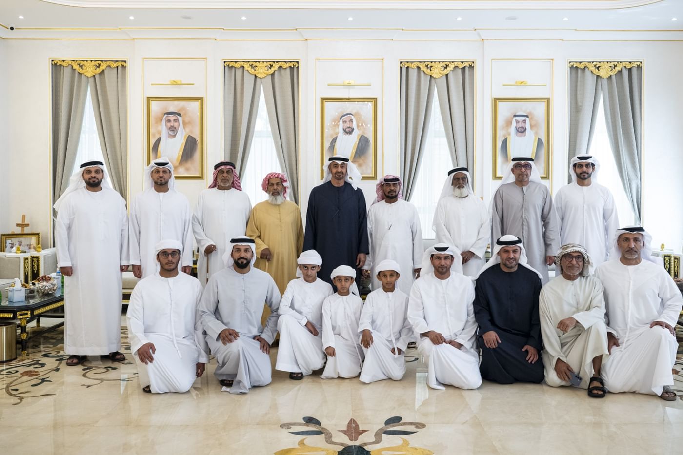 رئيس الدولة يزور سيف مفتاح النيادي
