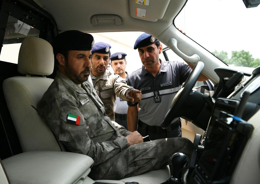 قائد عام شرطة أبوظبي يوجه بمواصلة تطوير الدوريات الأمنية وتعزيز سرعة الاستجابة