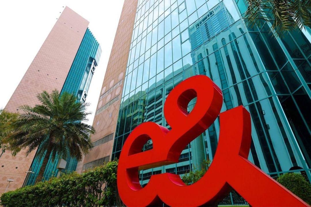"إي آند الإمارات" أول مشغّل اتصالات ينجح في اختبار (eRedCap) على شبكته عالميا