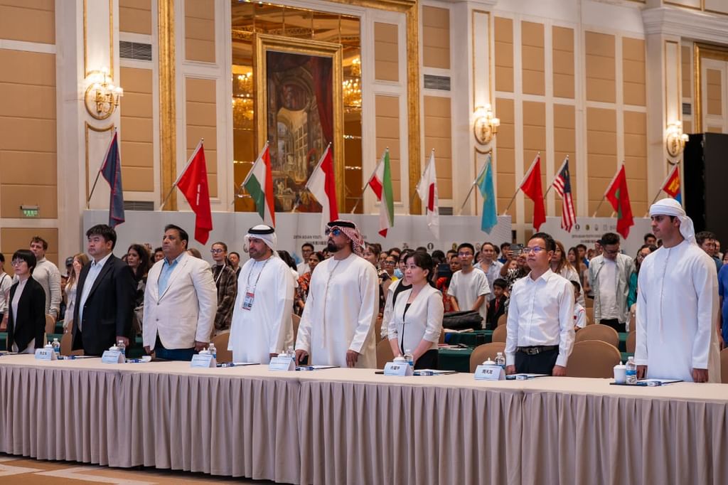 سلطان بن خليفة بن شخبوط يتوج أبطال آسيا للشطرنج بالصين